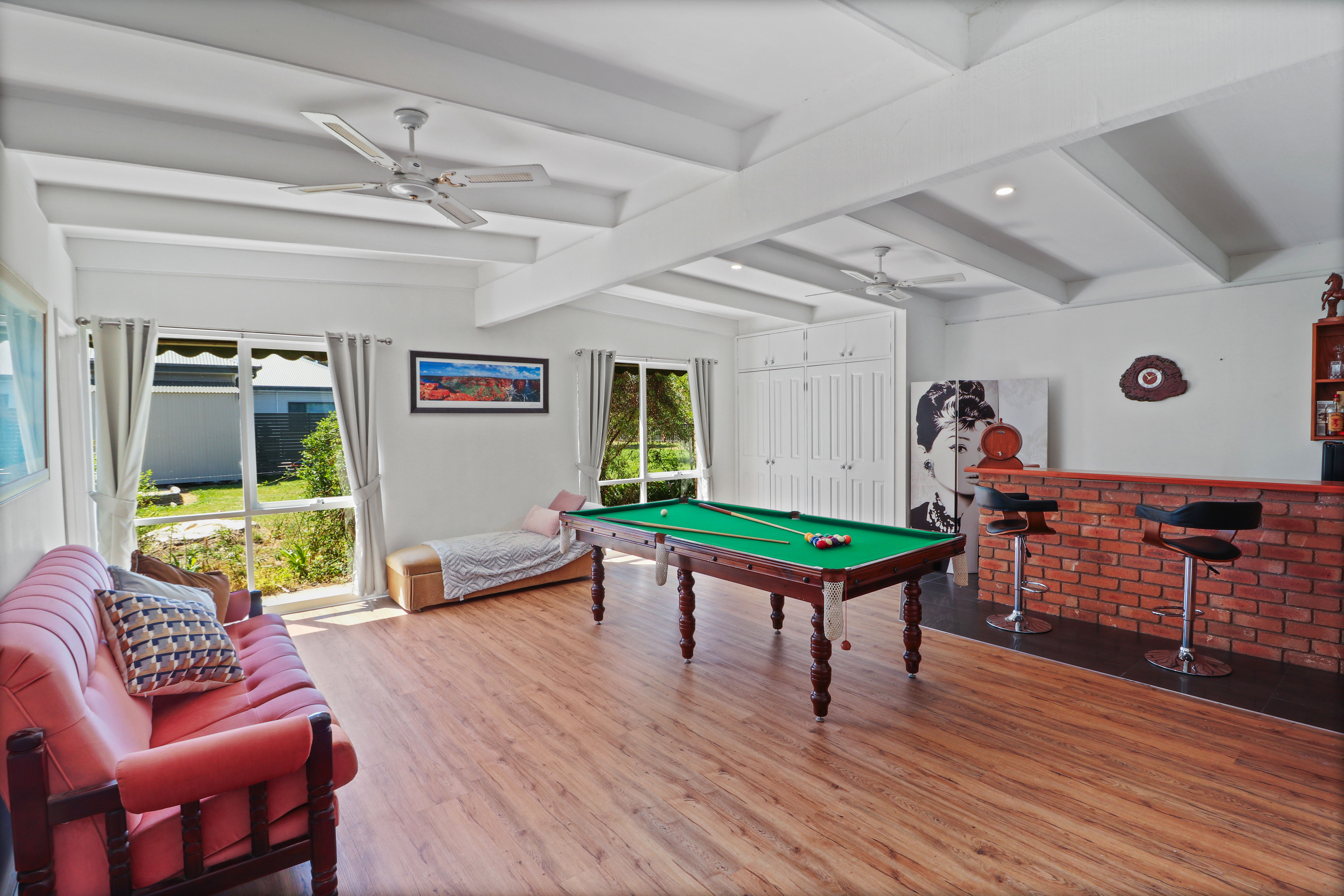 80 Main Street, Maindample