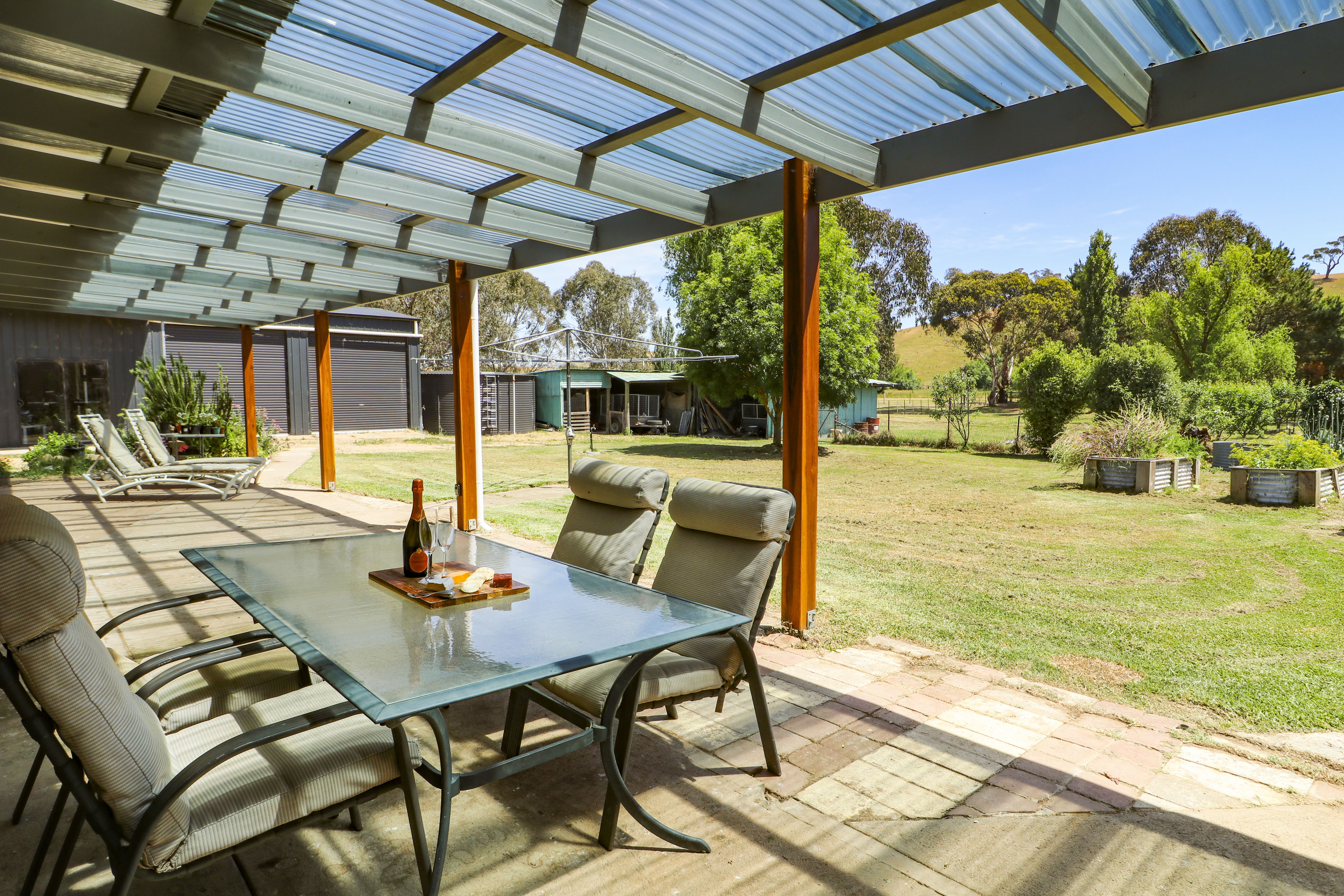 80 Main Street, Maindample