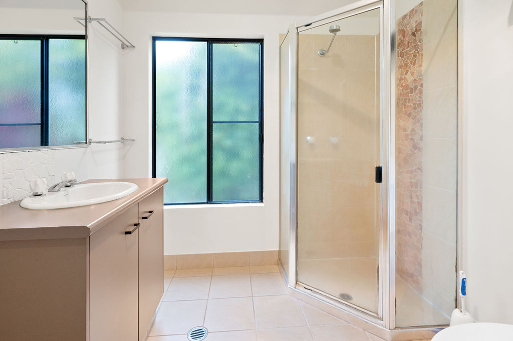 19 Jannina Drive, Atherton