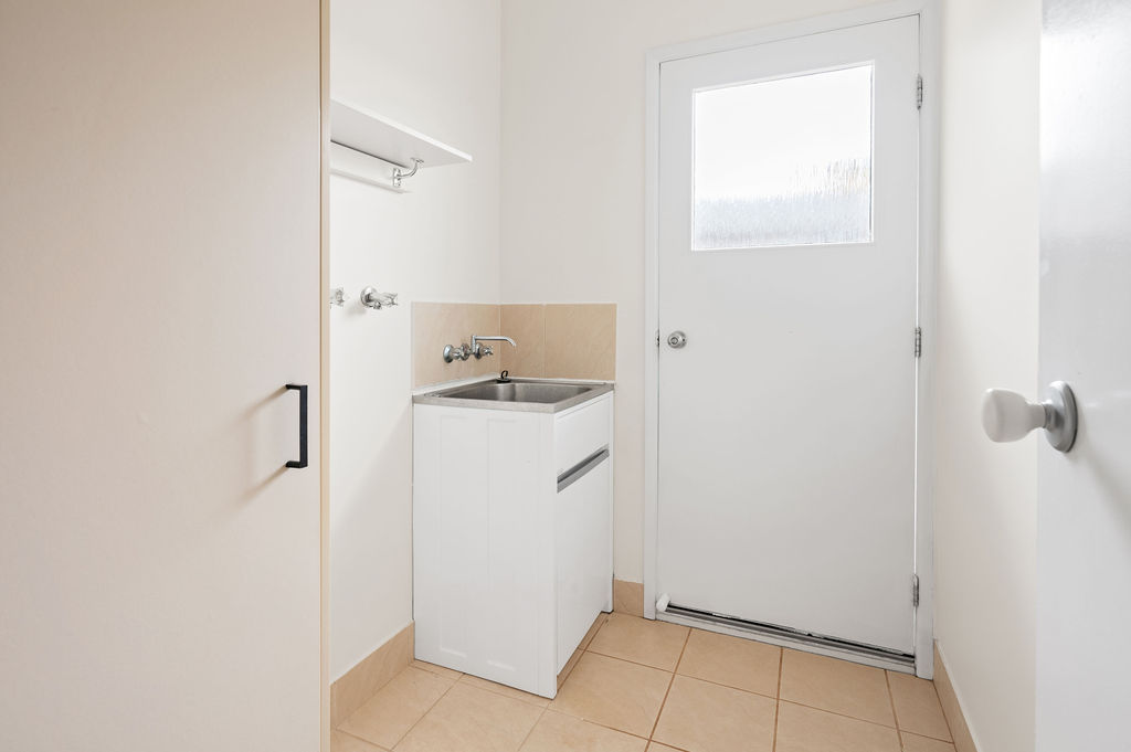 19 Jannina Drive, Atherton