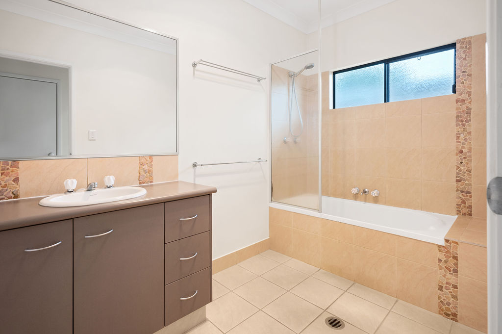 19 Jannina Drive, Atherton