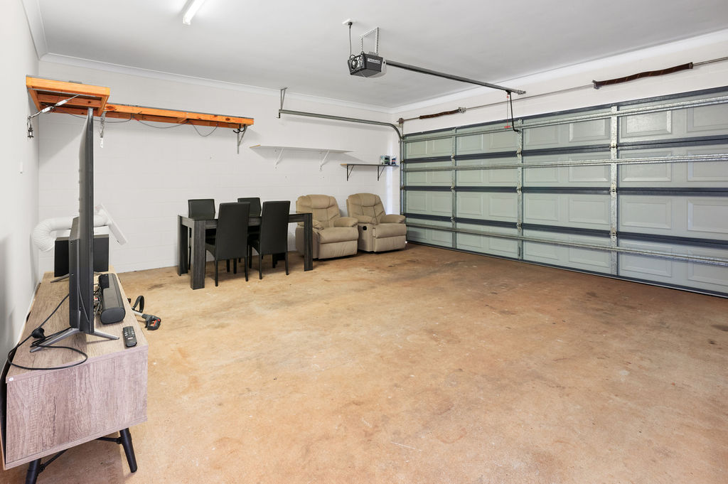 19 Jannina Drive, Atherton