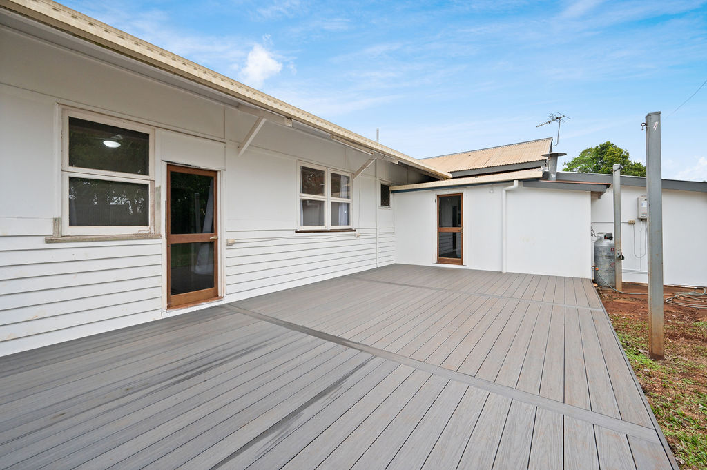 17 High Street, Atherton