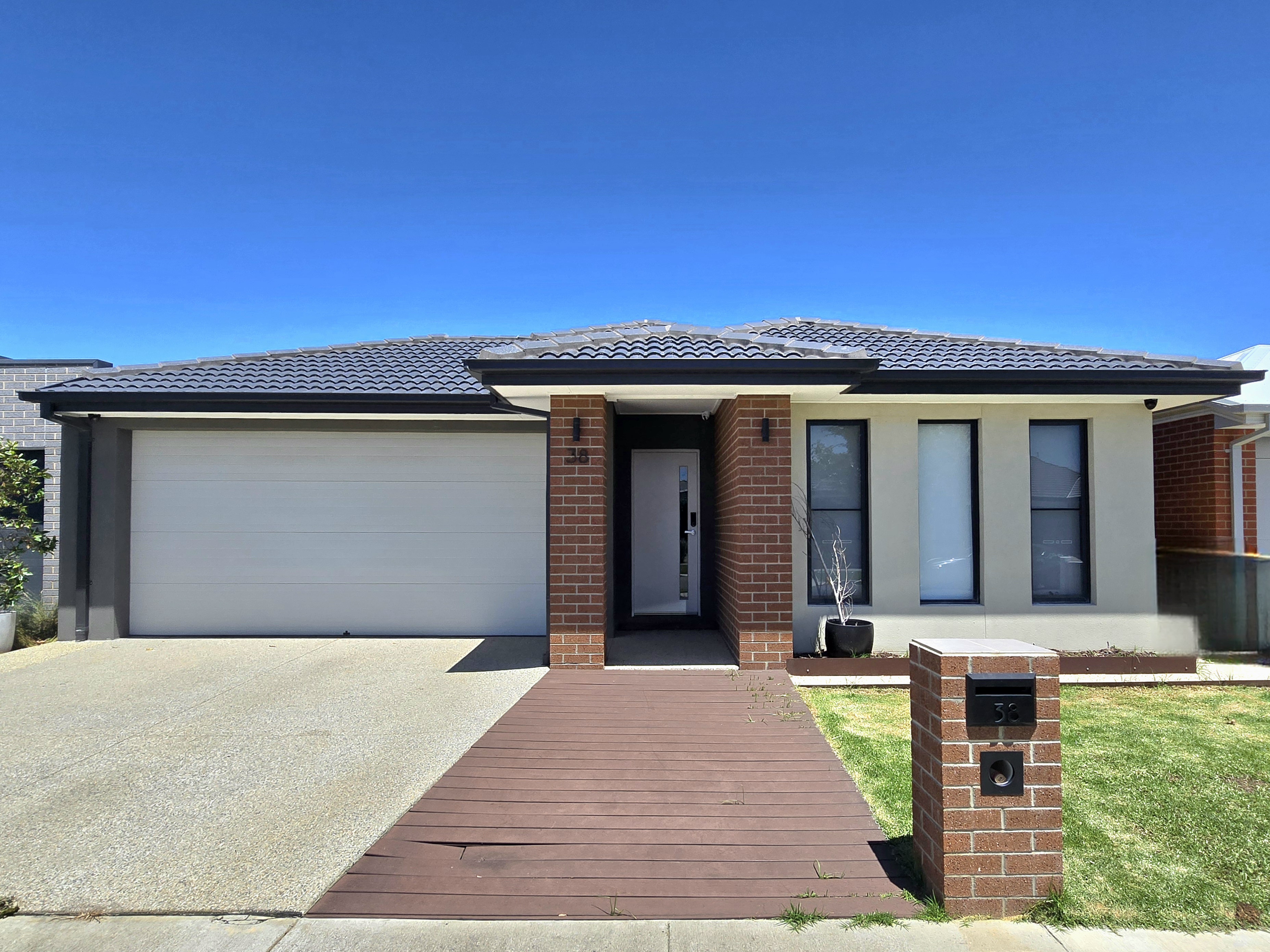 Listing image for 38 Hadley Street, CHARLEMONT  VIC  3217