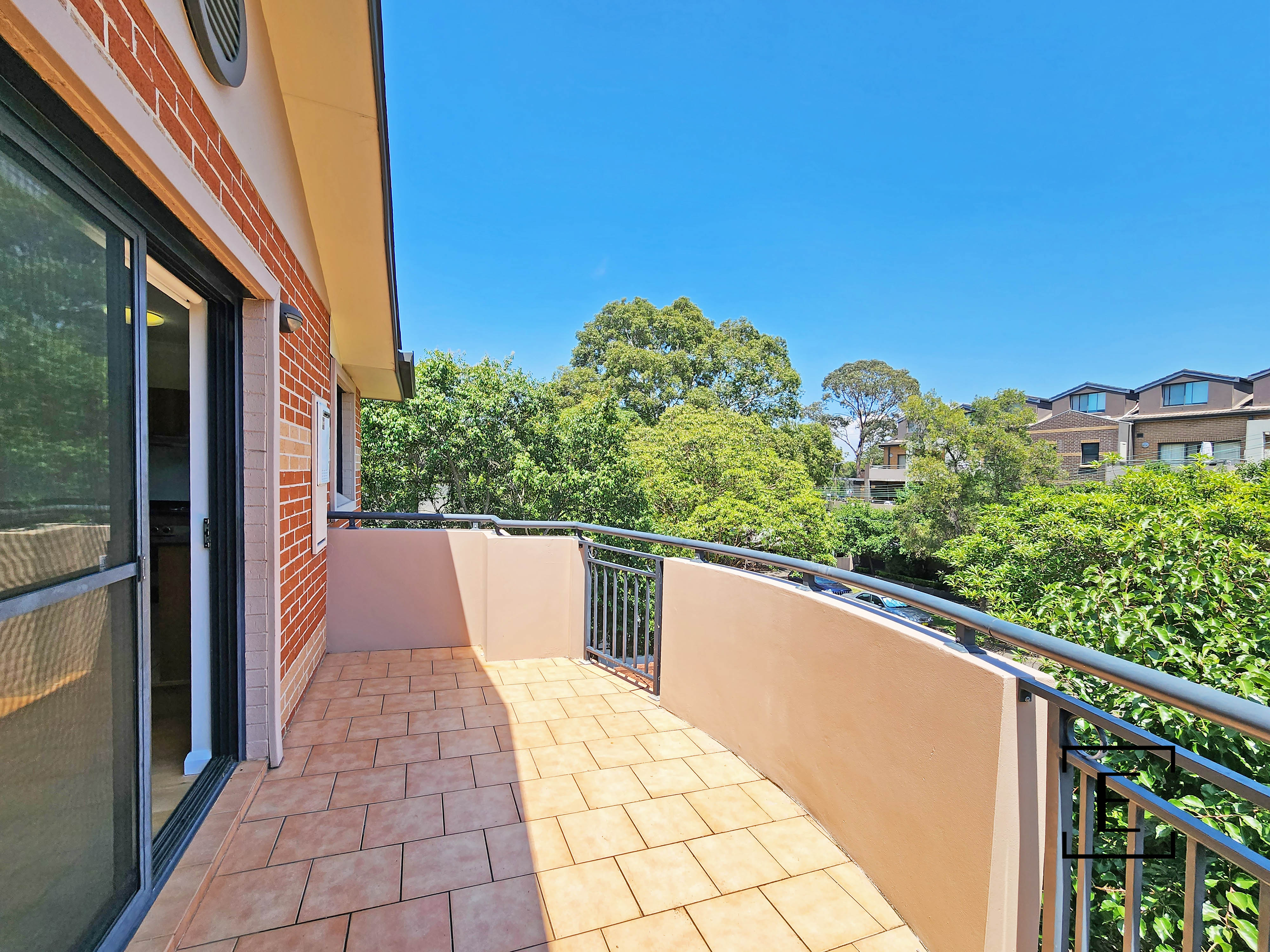 5 / 18 Eastbourne Road, Homebush West