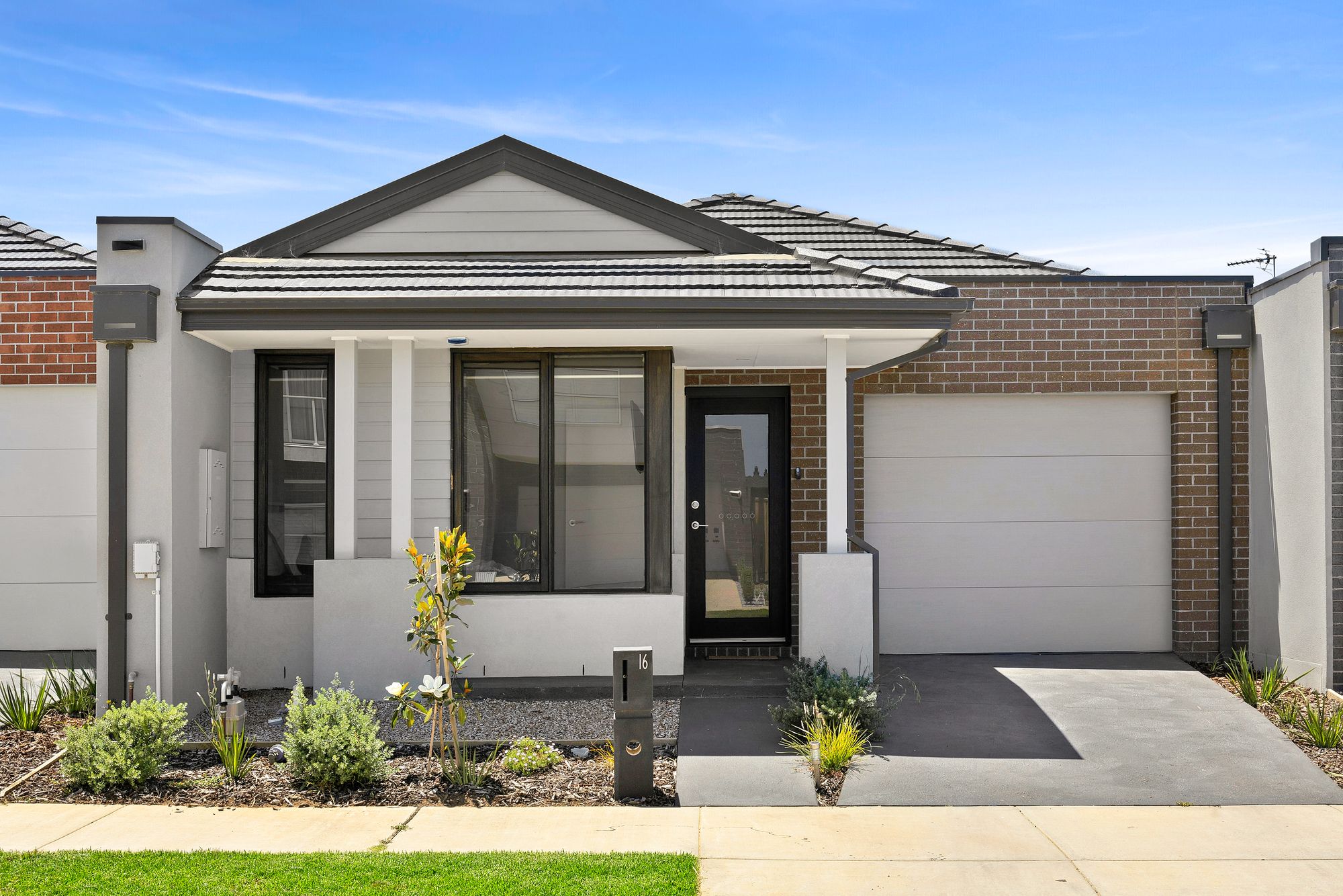 Listing image for 16 Inglenook Circuit, ARMSTRONG CREEK  VIC  3217