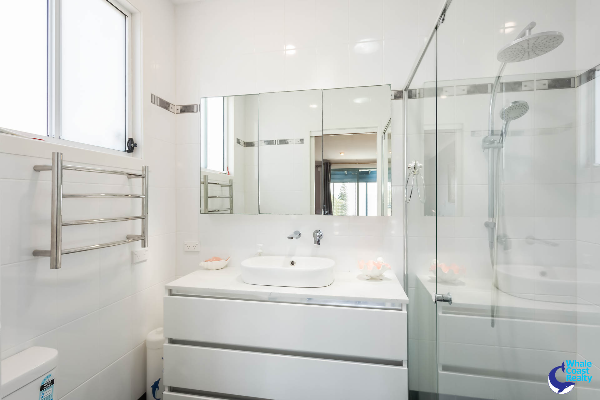 32 Sunset Boulevard, Kianga