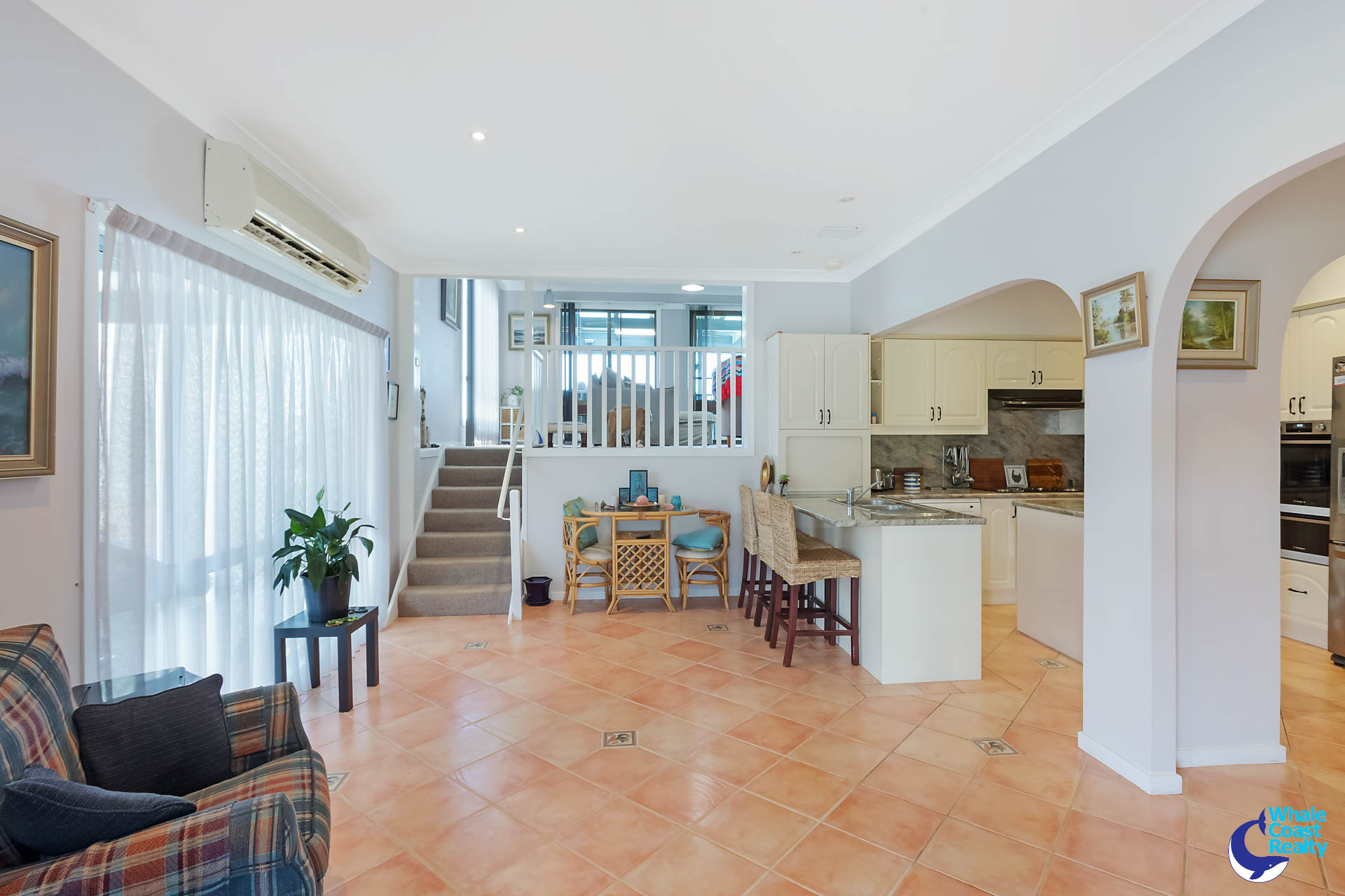 32 Sunset Boulevard, Kianga