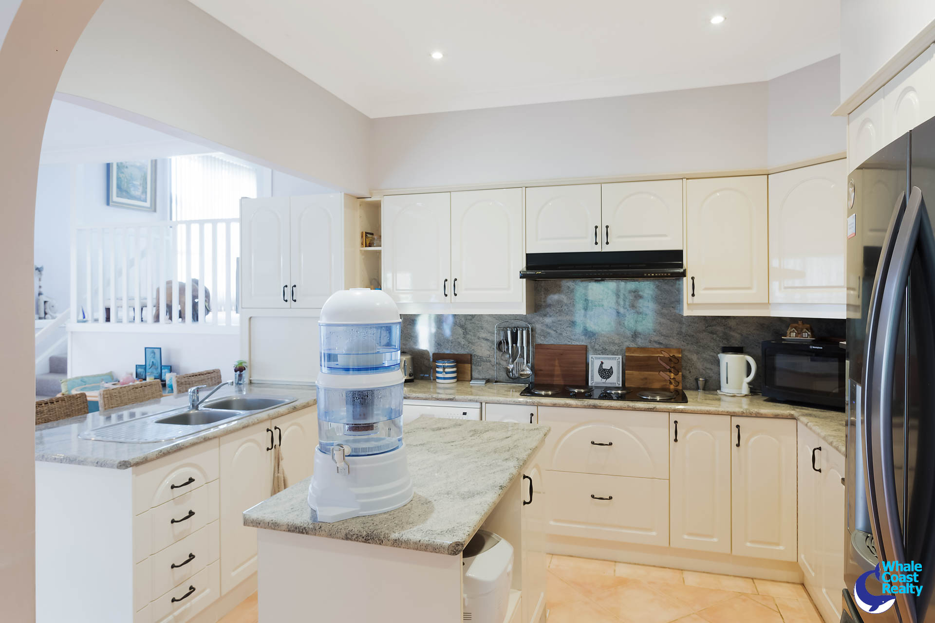 32 Sunset Boulevard, Kianga