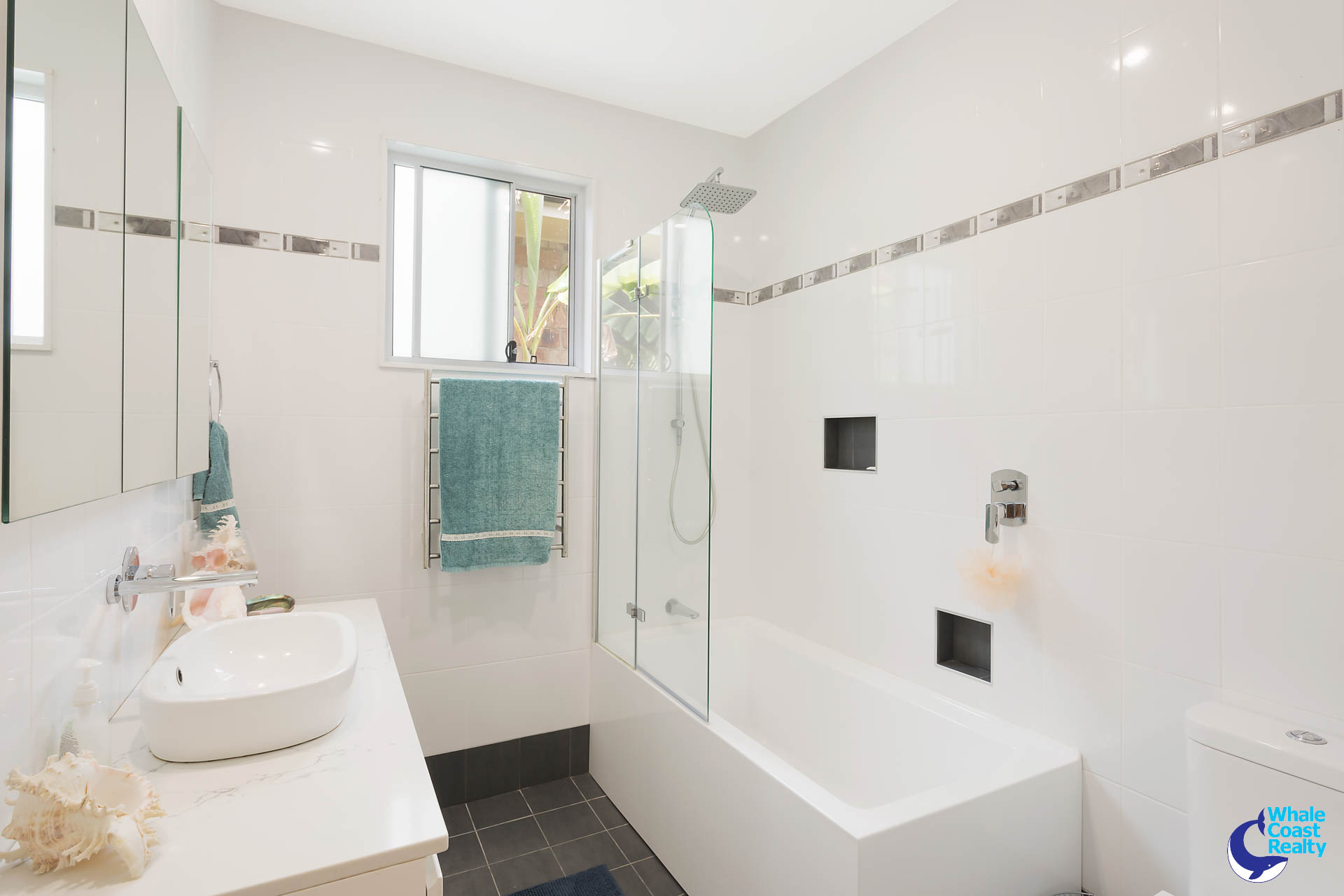 32 Sunset Boulevard, Kianga