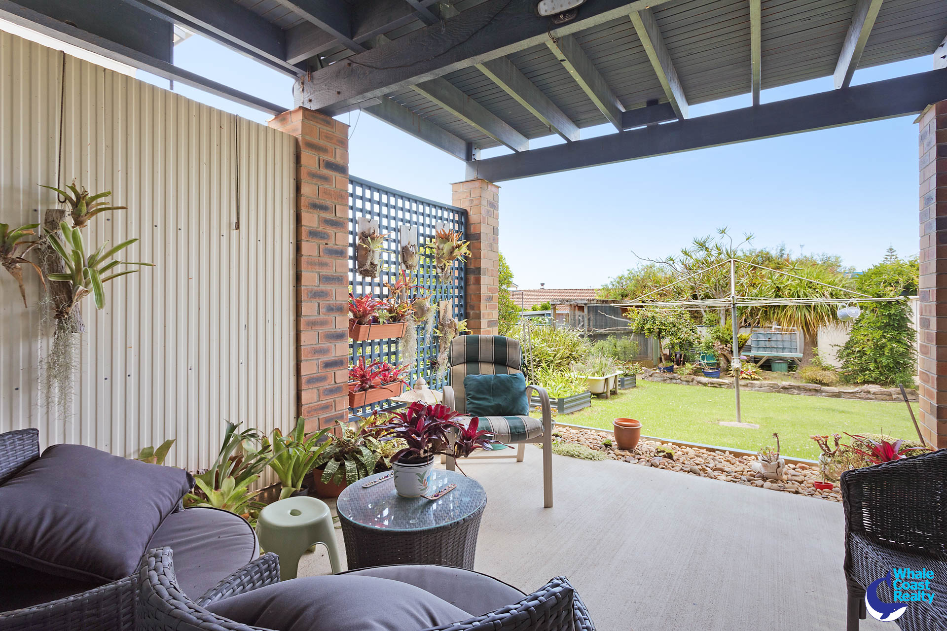 32 Sunset Boulevard, Kianga