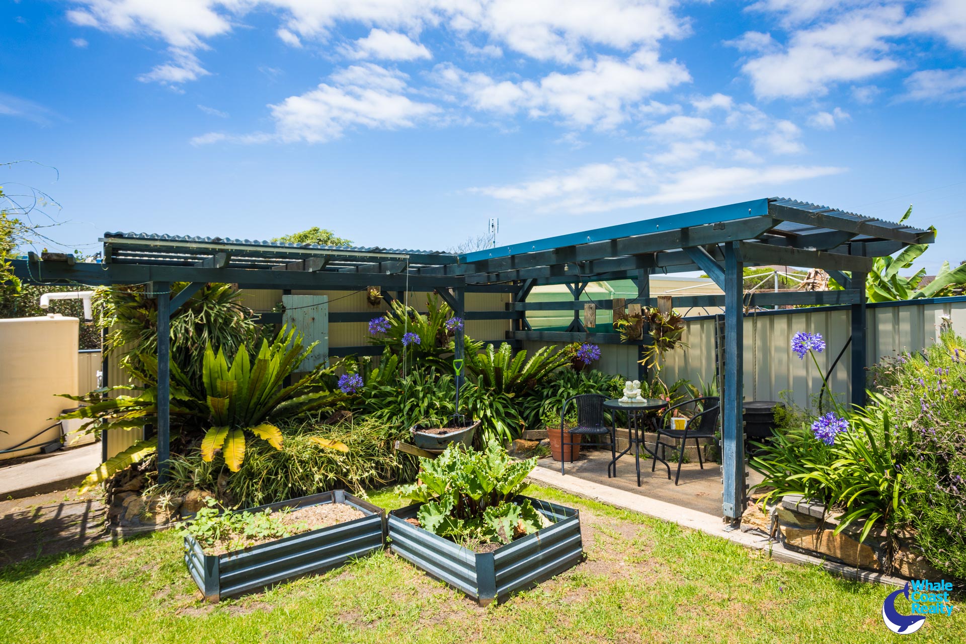32 Sunset Boulevard, Kianga