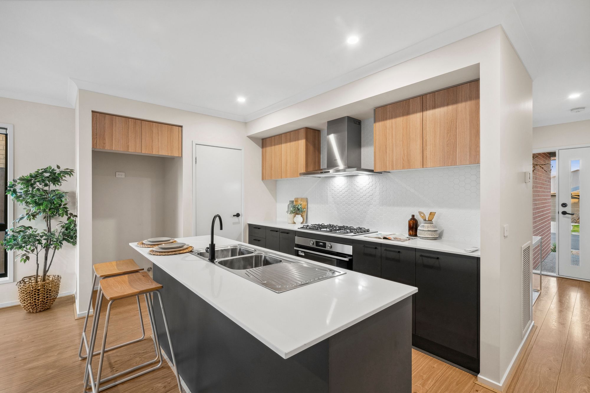 Listing image for 5 Coquille Way, ARMSTRONG CREEK  VIC  3217