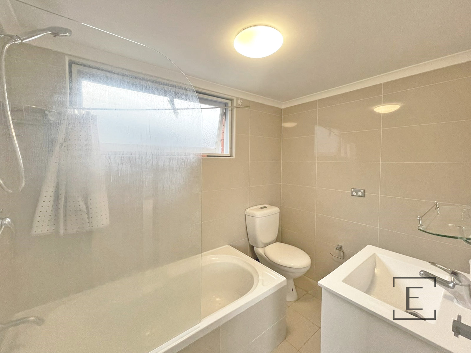 3 / 2 Parry Avenue, Narwee