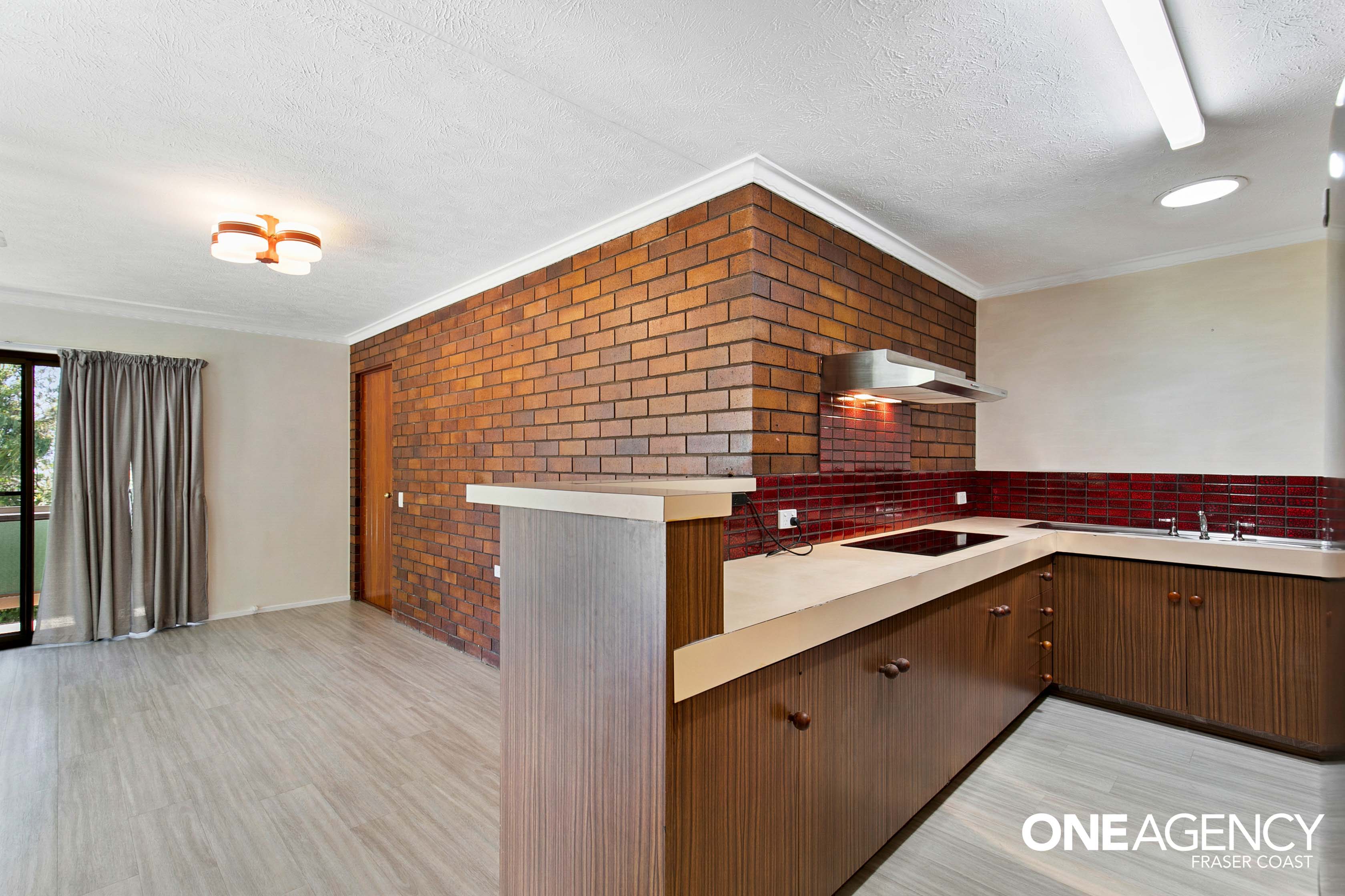 4 / 2 James Street, Urangan