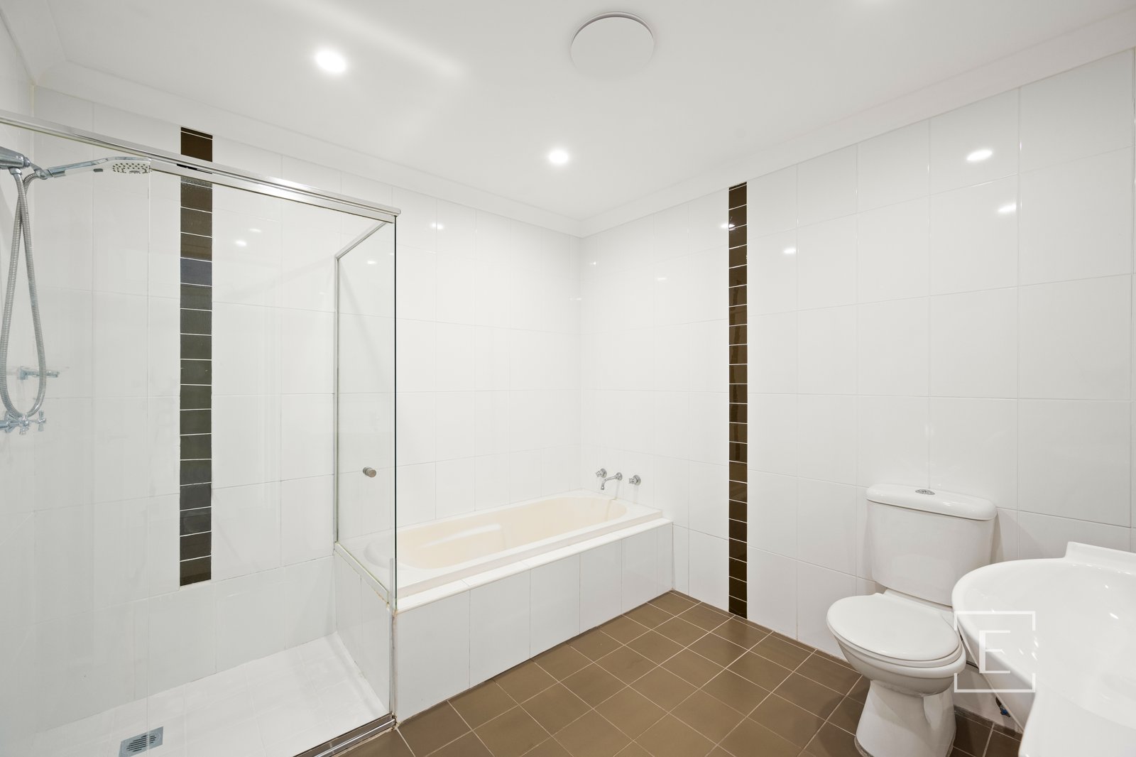 7 / 77-79 Bangor Street, Guildford