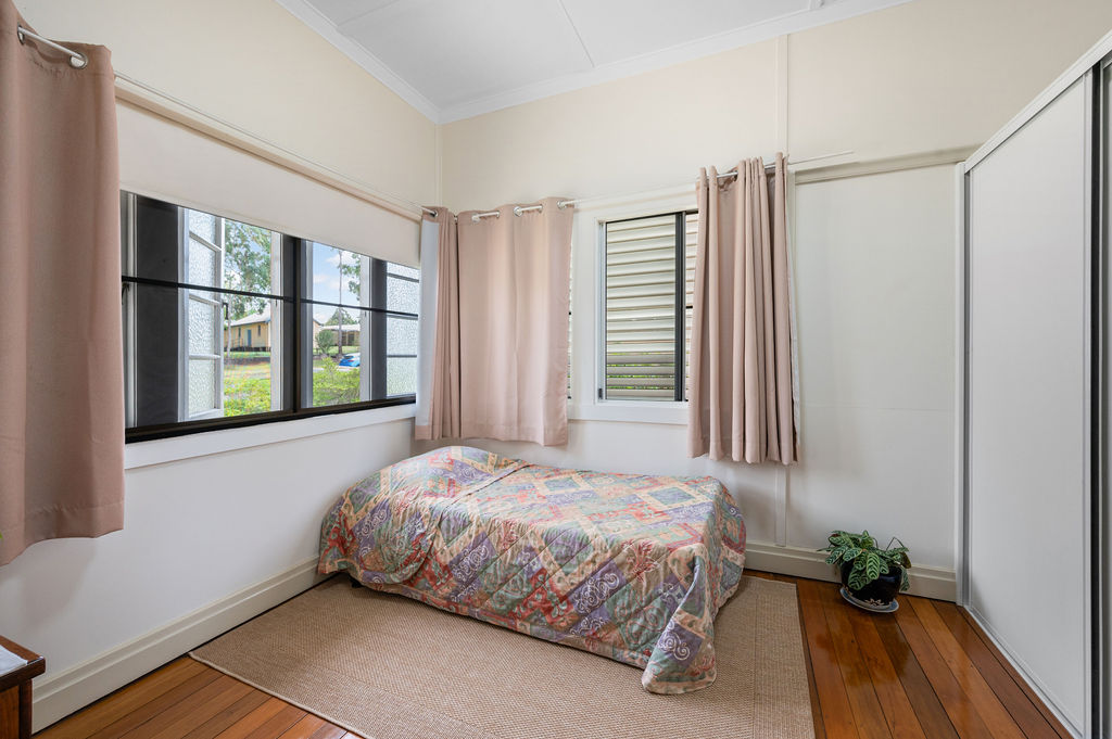 21 Robert Street, Atherton