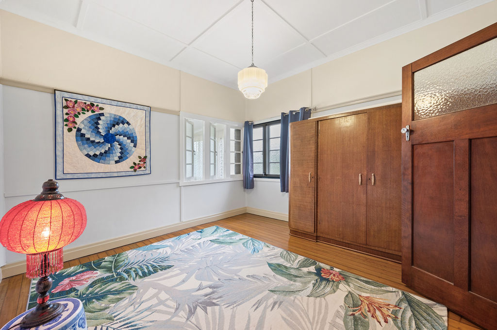 21 Robert Street, Atherton