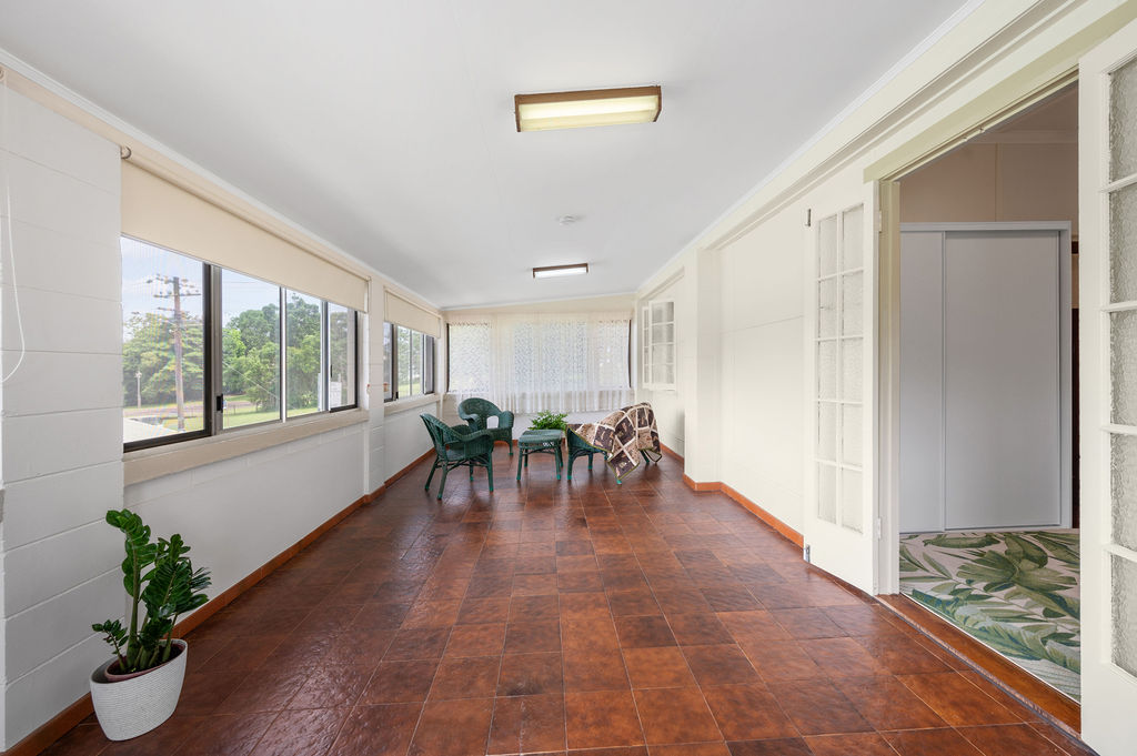 21 Robert Street, Atherton