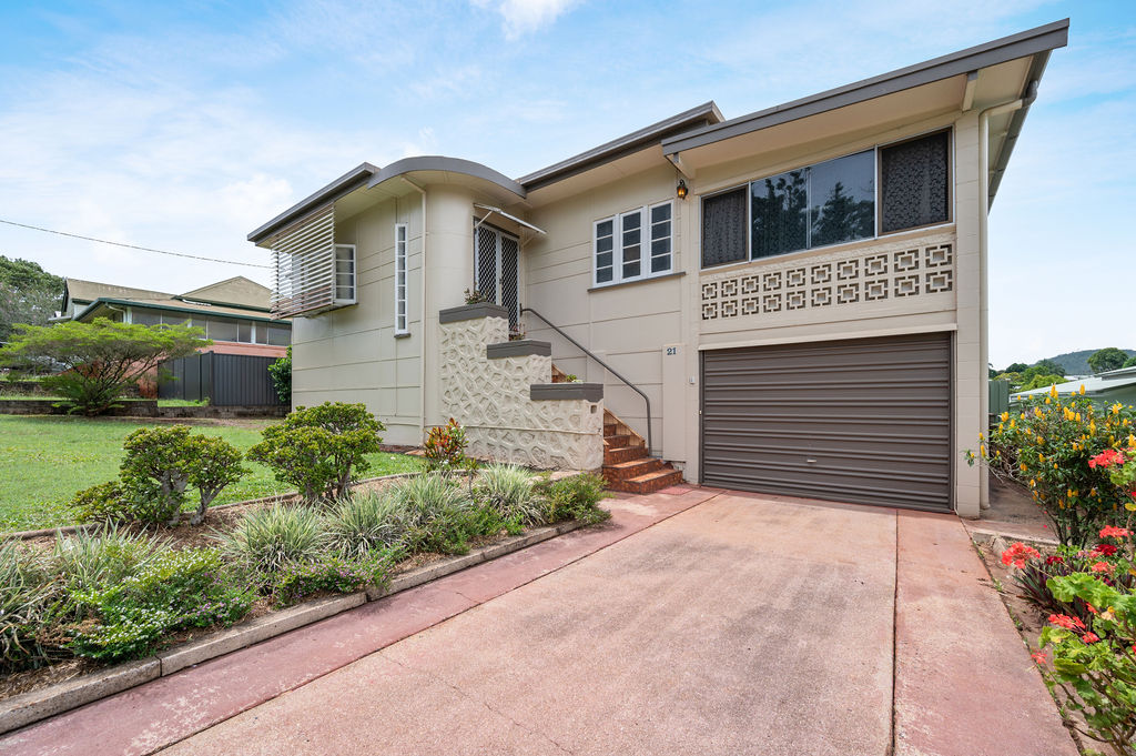 21 Robert Street, Atherton