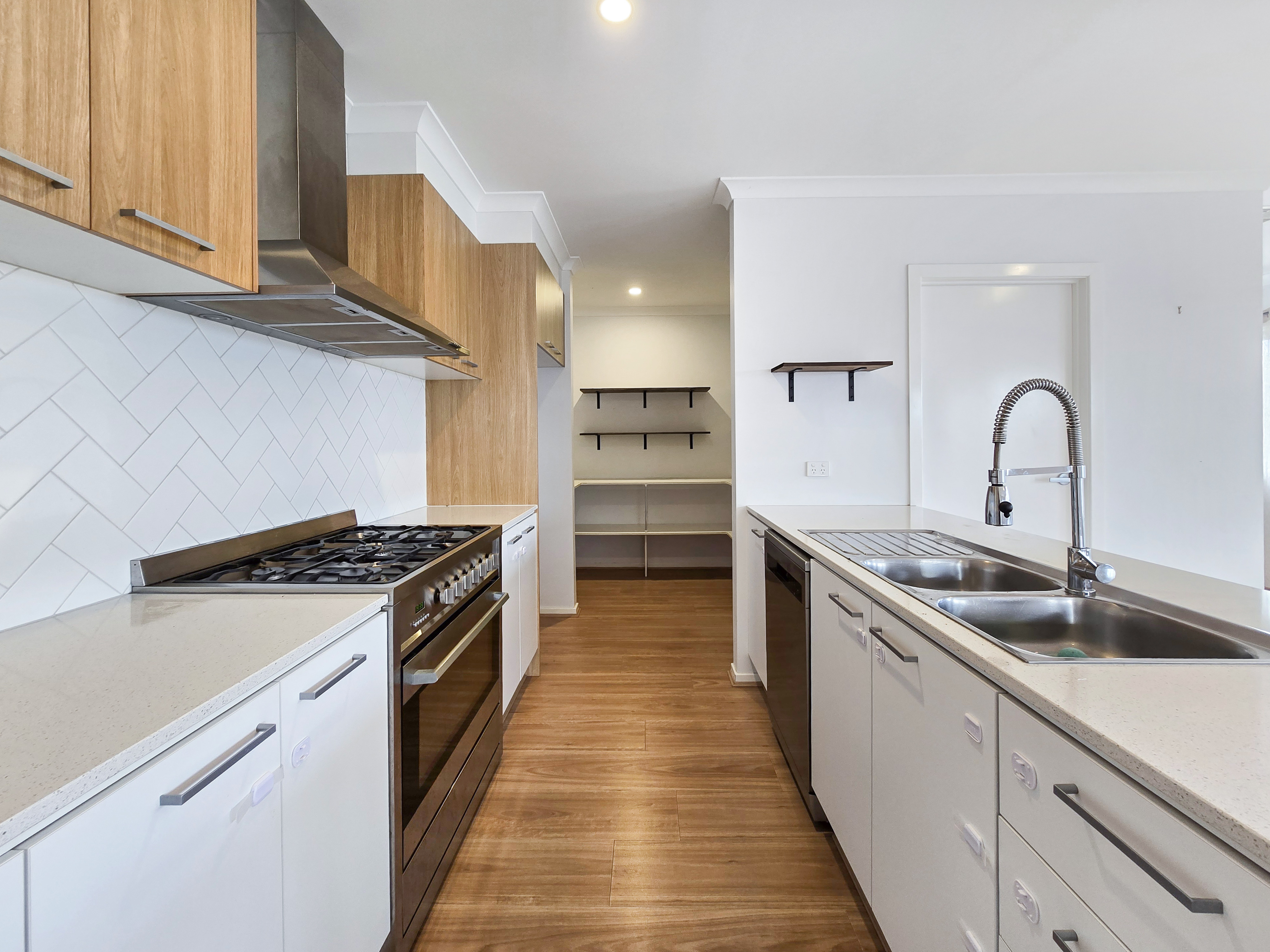 Listing image for 28 Snedden Street, ARMSTRONG CREEK  VIC  3217