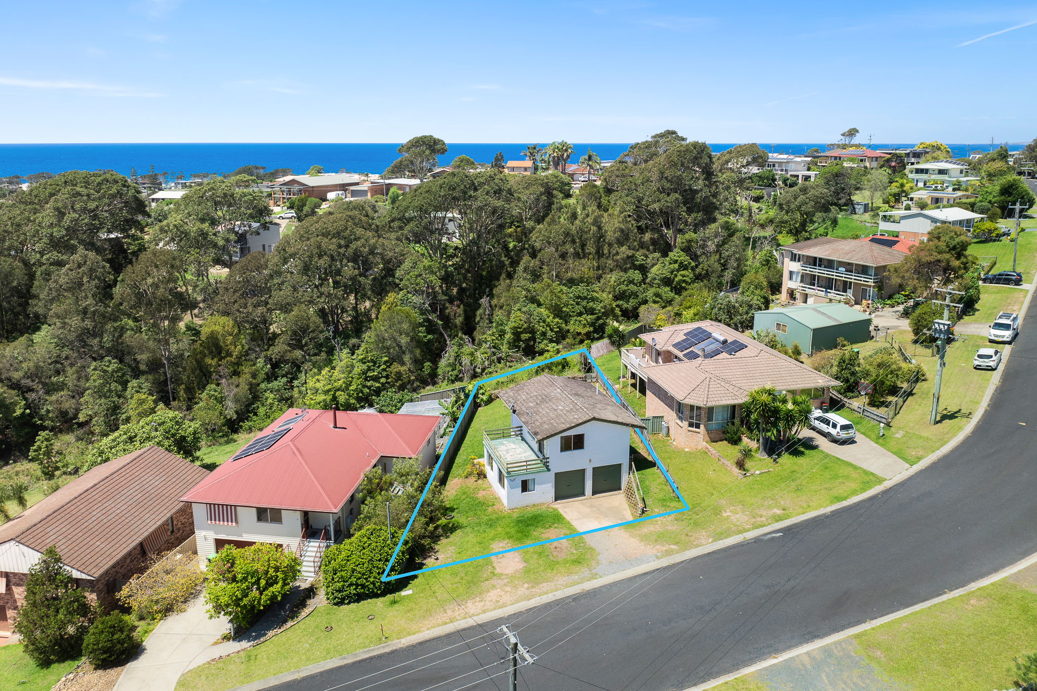 16 Thomson Parade, Dalmeny