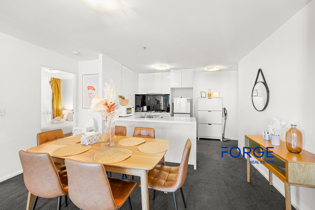 3704 / 241-243 City Road , SOUTHBANK