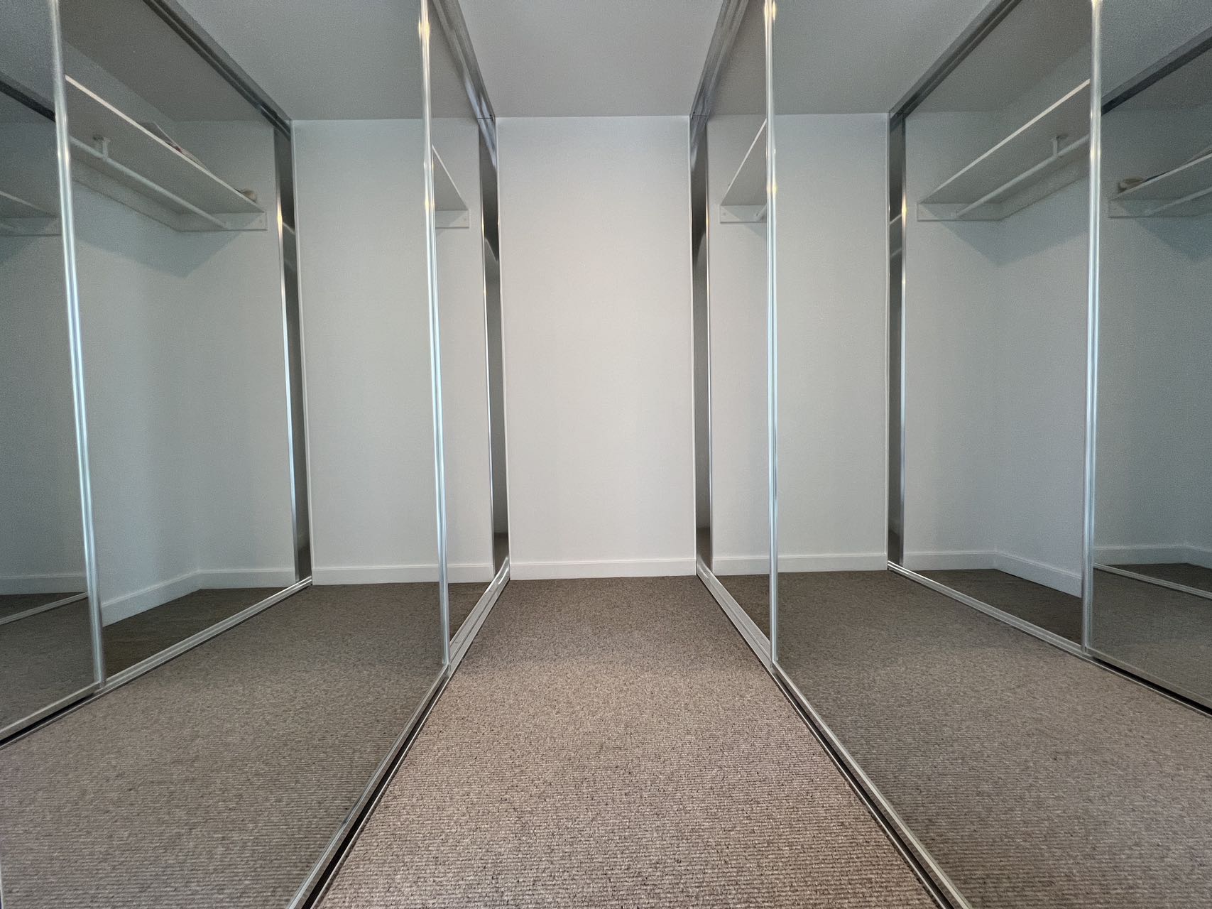 1002 / 12 Stanley Street - Lightbox View 6