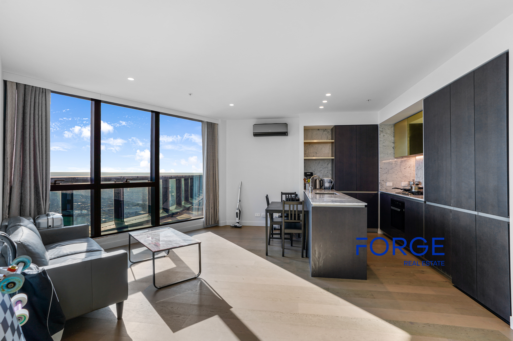 6305 / 228 La Trobe Street, MELBOURNE