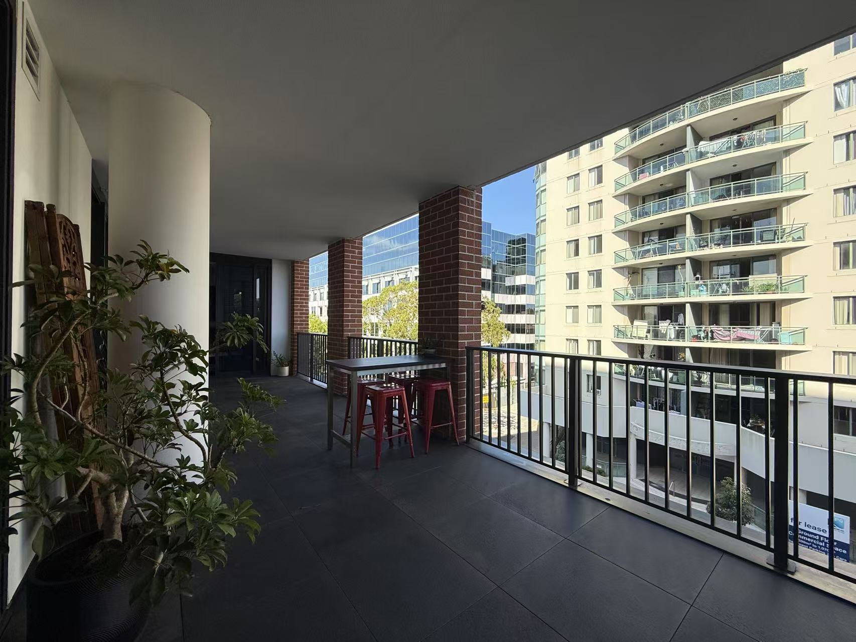 203 / 19 Meredith Street - Main View 9