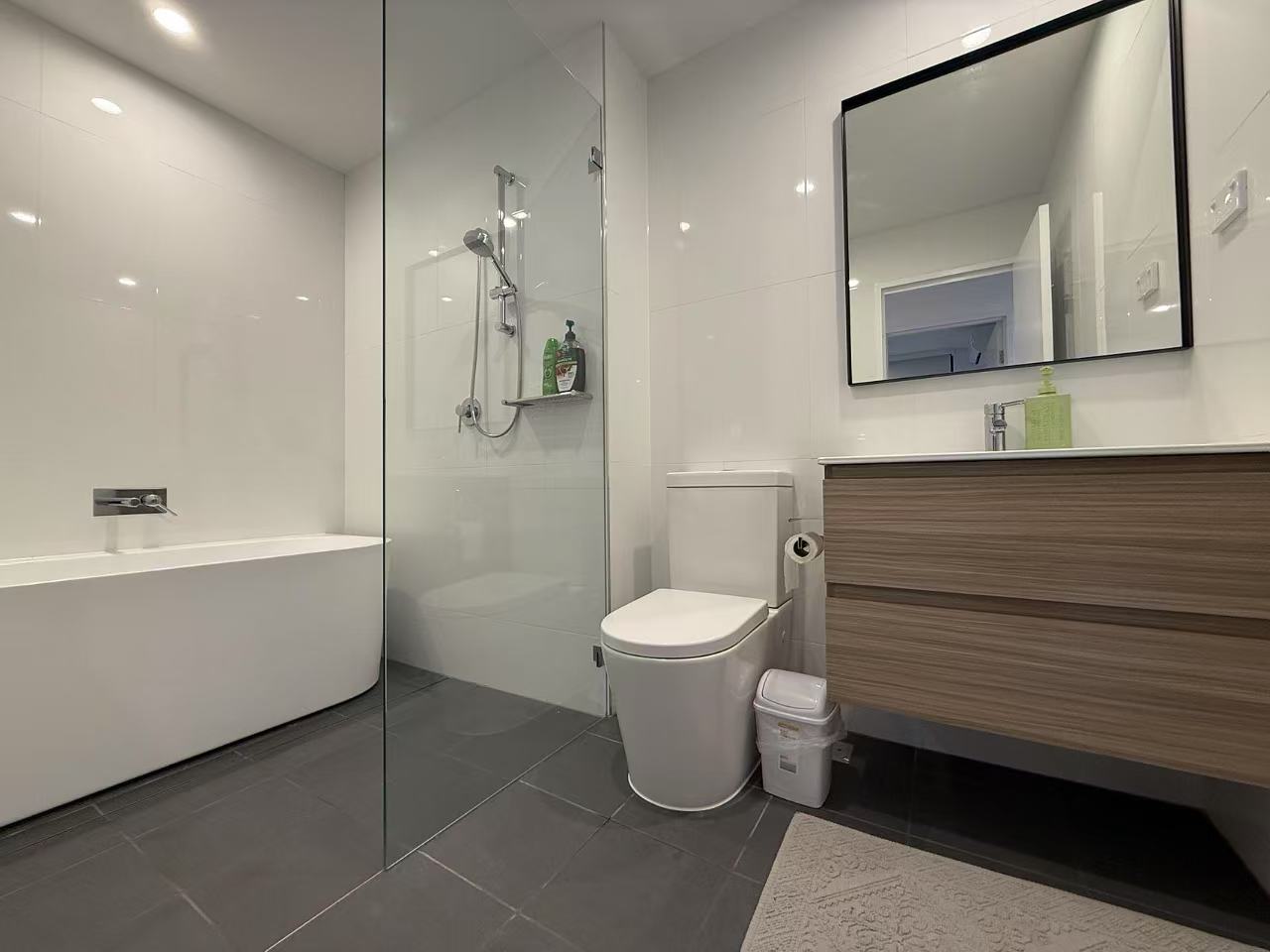 203 / 19 Meredith Street - Main View 6