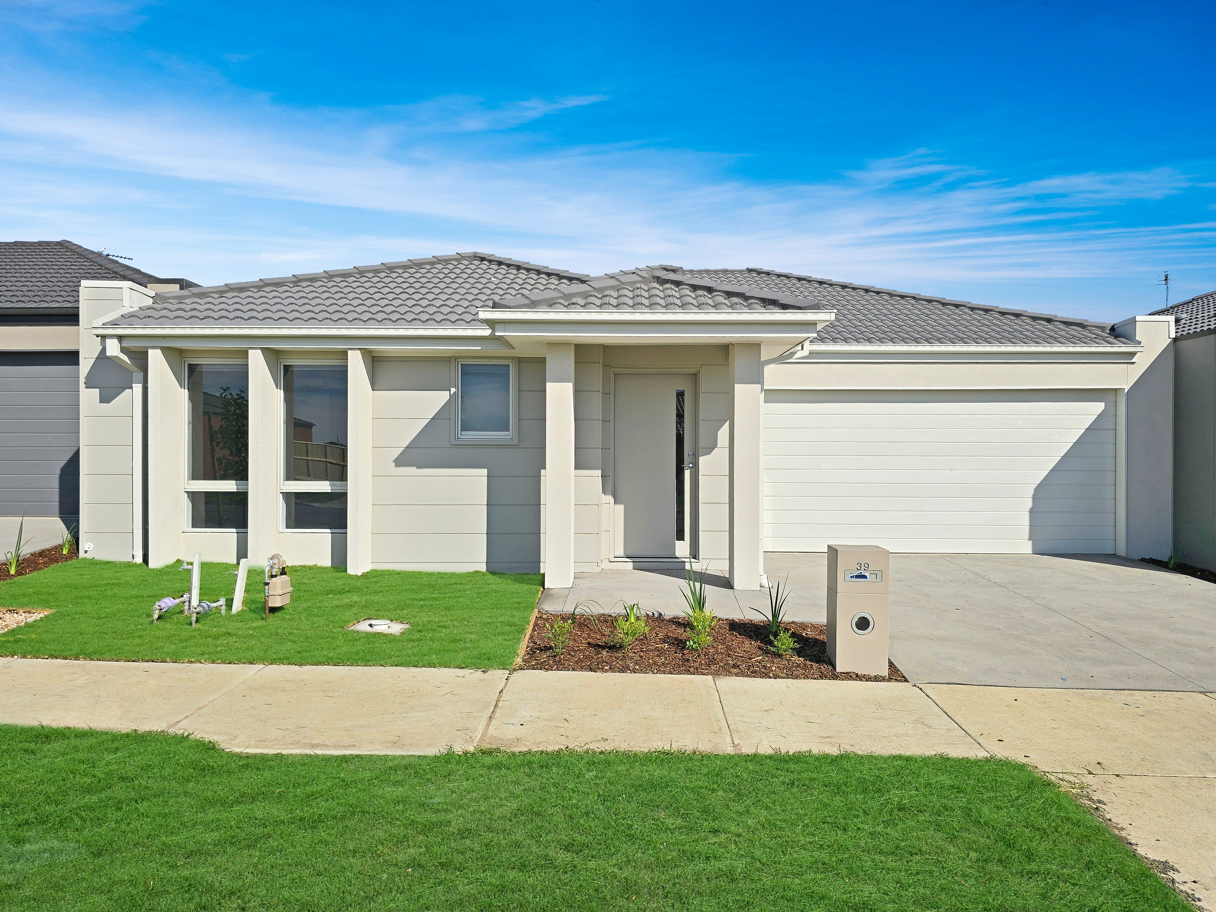 Listing image for 39 Mollyan Avenue, CHARLEMONT  VIC  3217