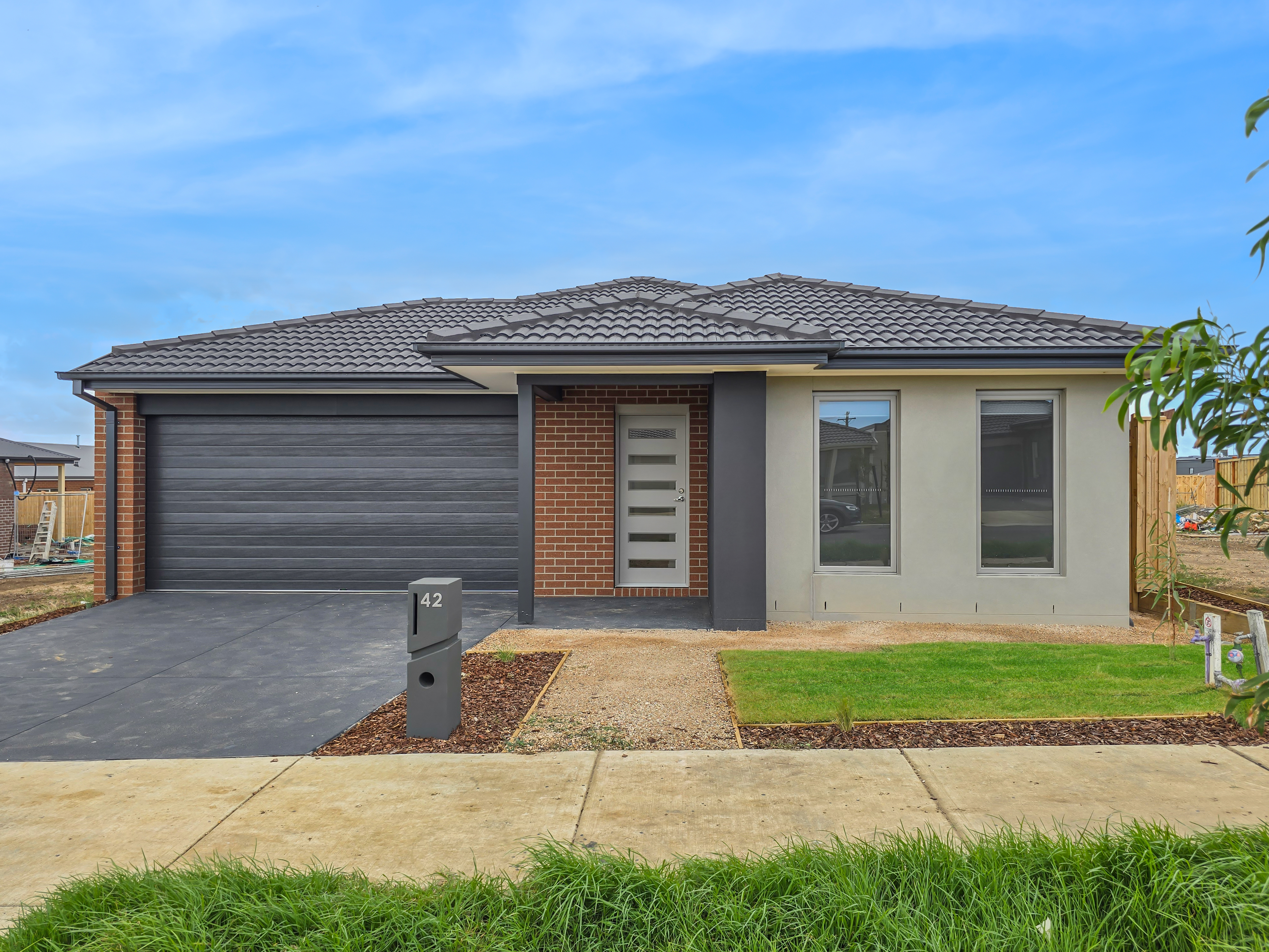 Listing image for 42 Mollyan Avenue, CHARLEMONT  VIC  3217