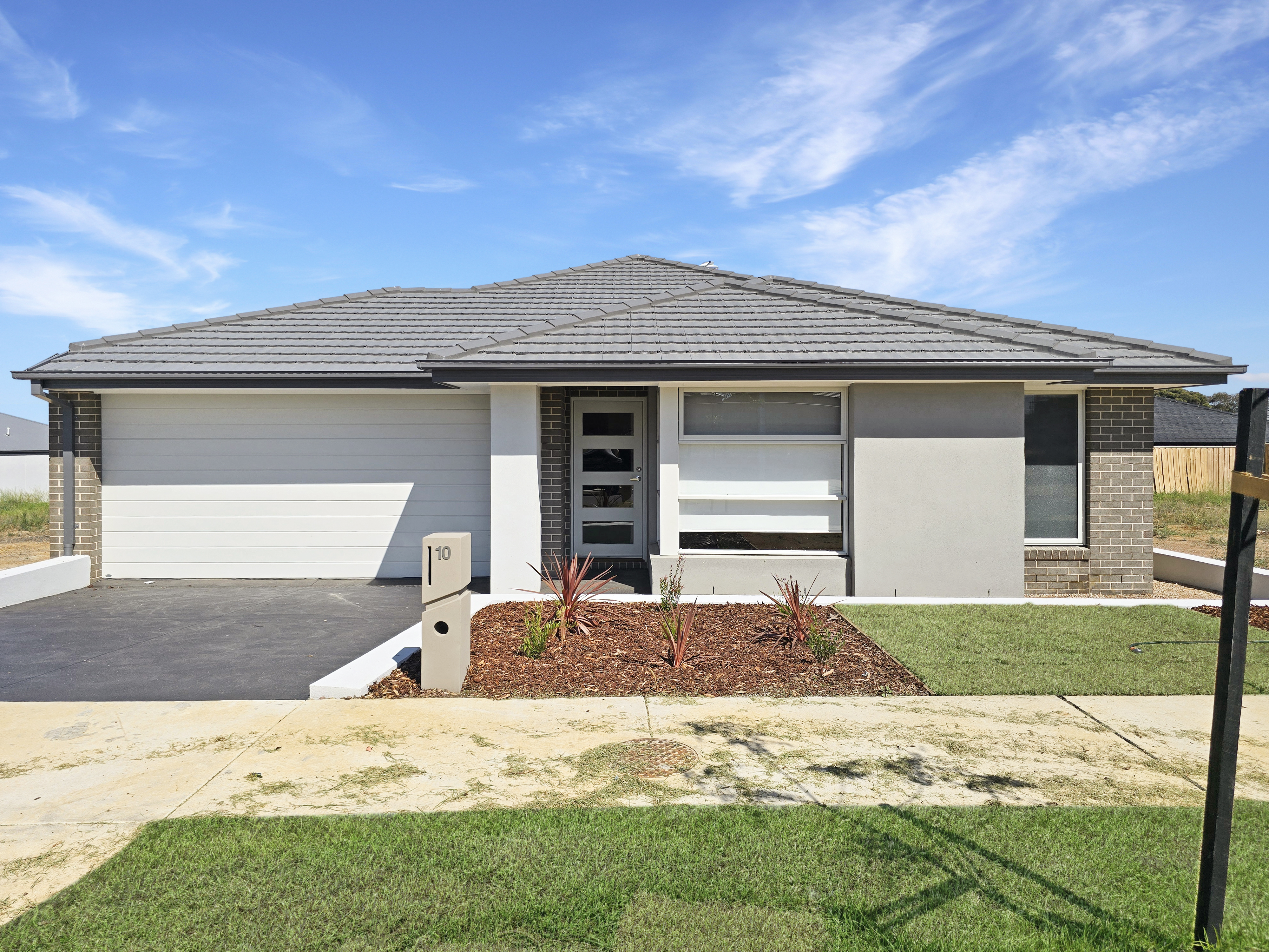 Listing image for 10 Dutch Street, CHARLEMONT  VIC  3217