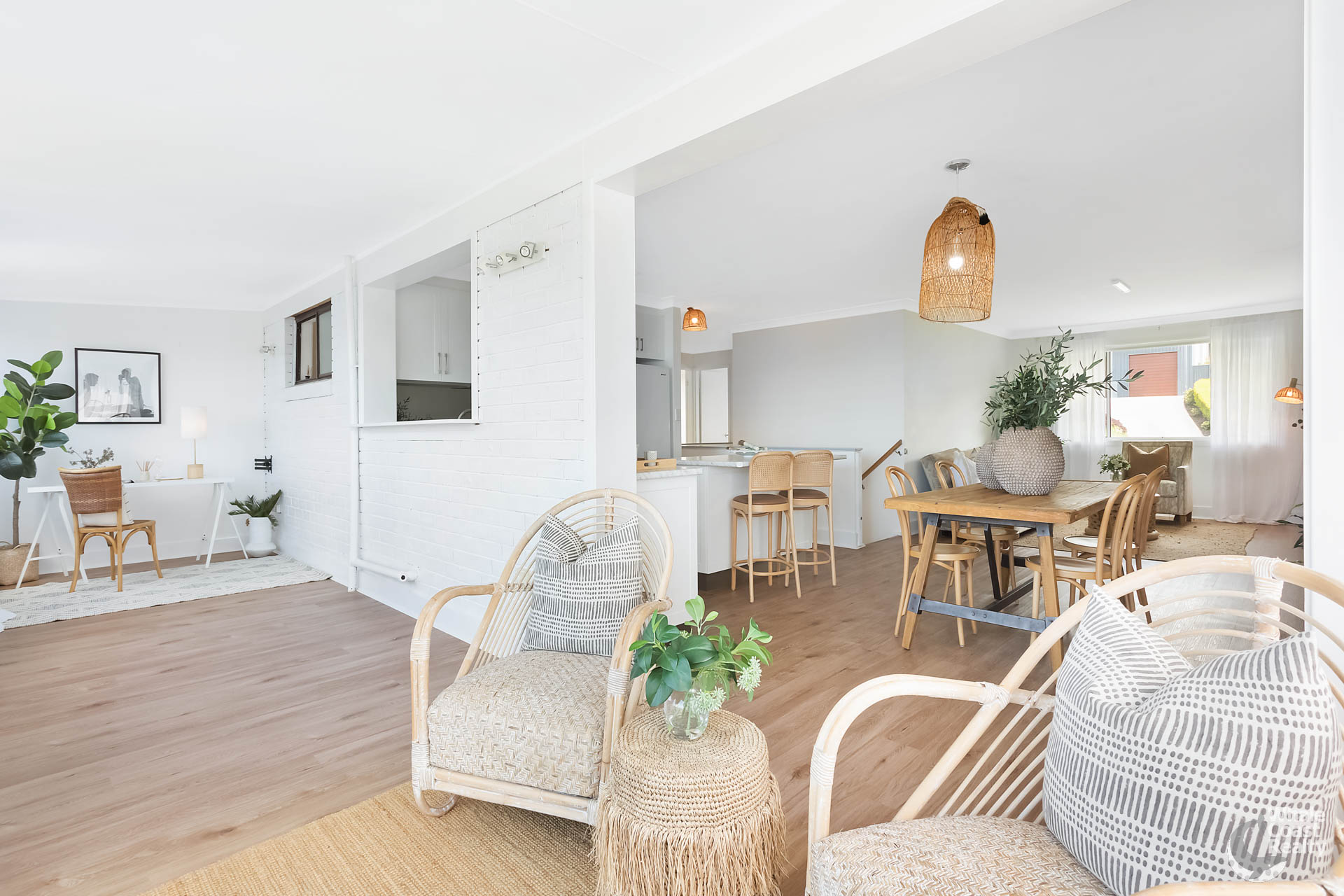 52 Sunset Boulevard, Kianga