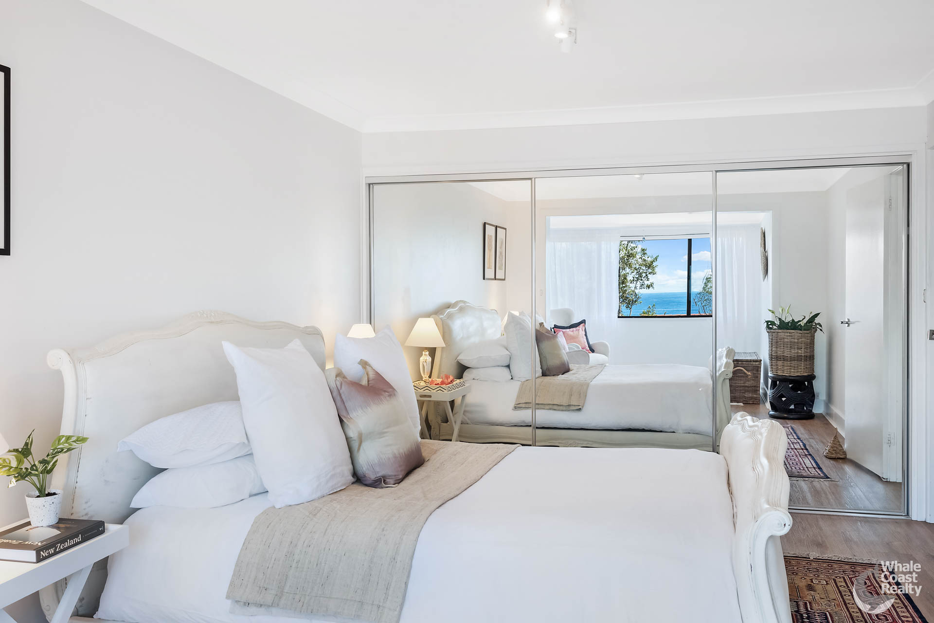 52 Sunset Boulevard, Kianga