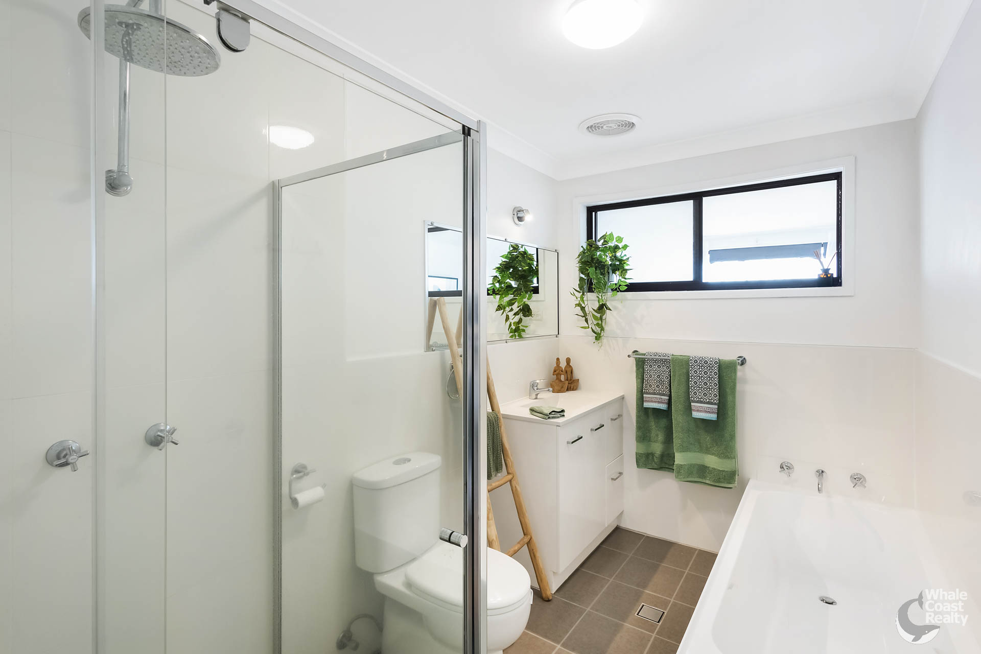 52 Sunset Boulevard, Kianga