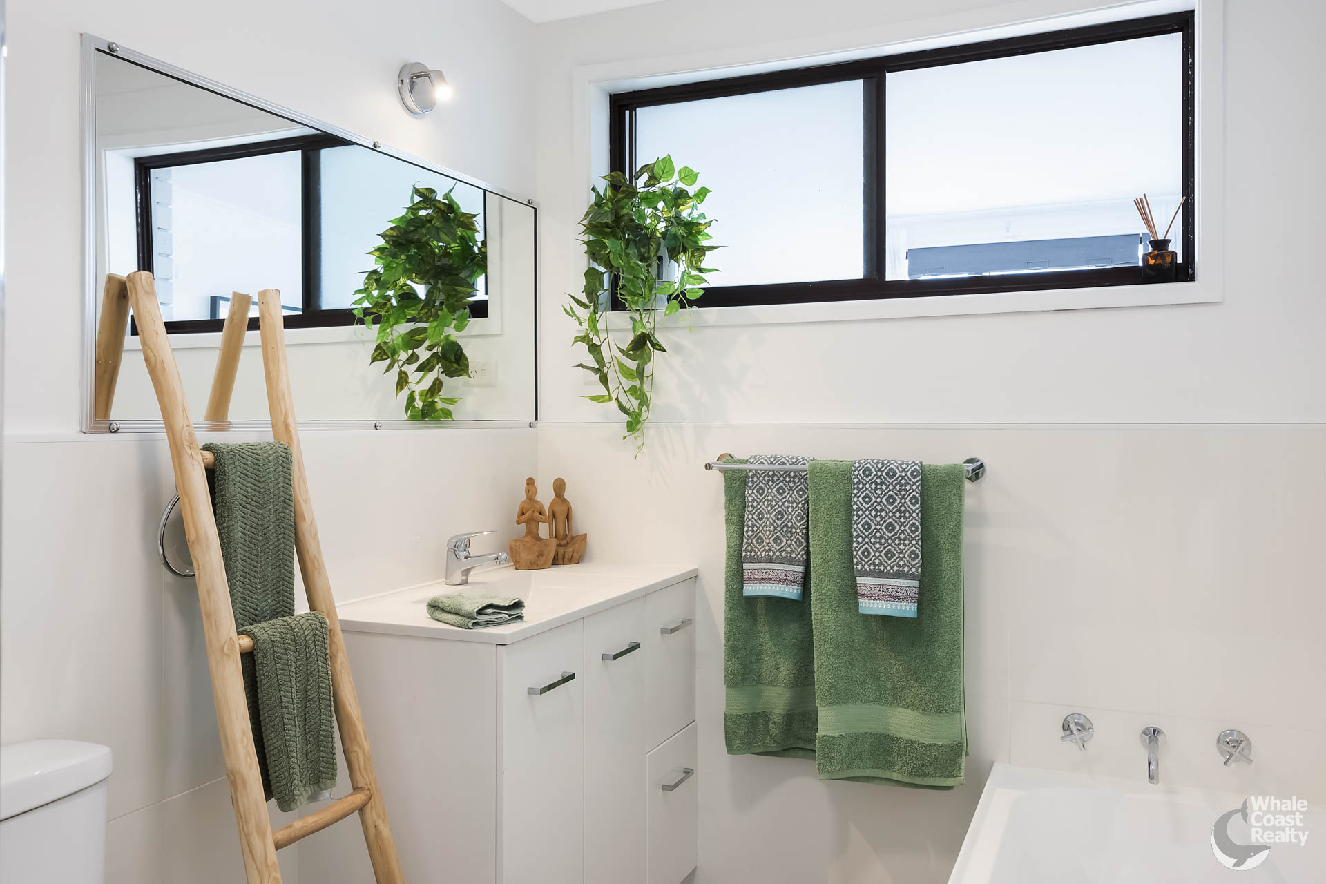 52 Sunset Boulevard, Kianga