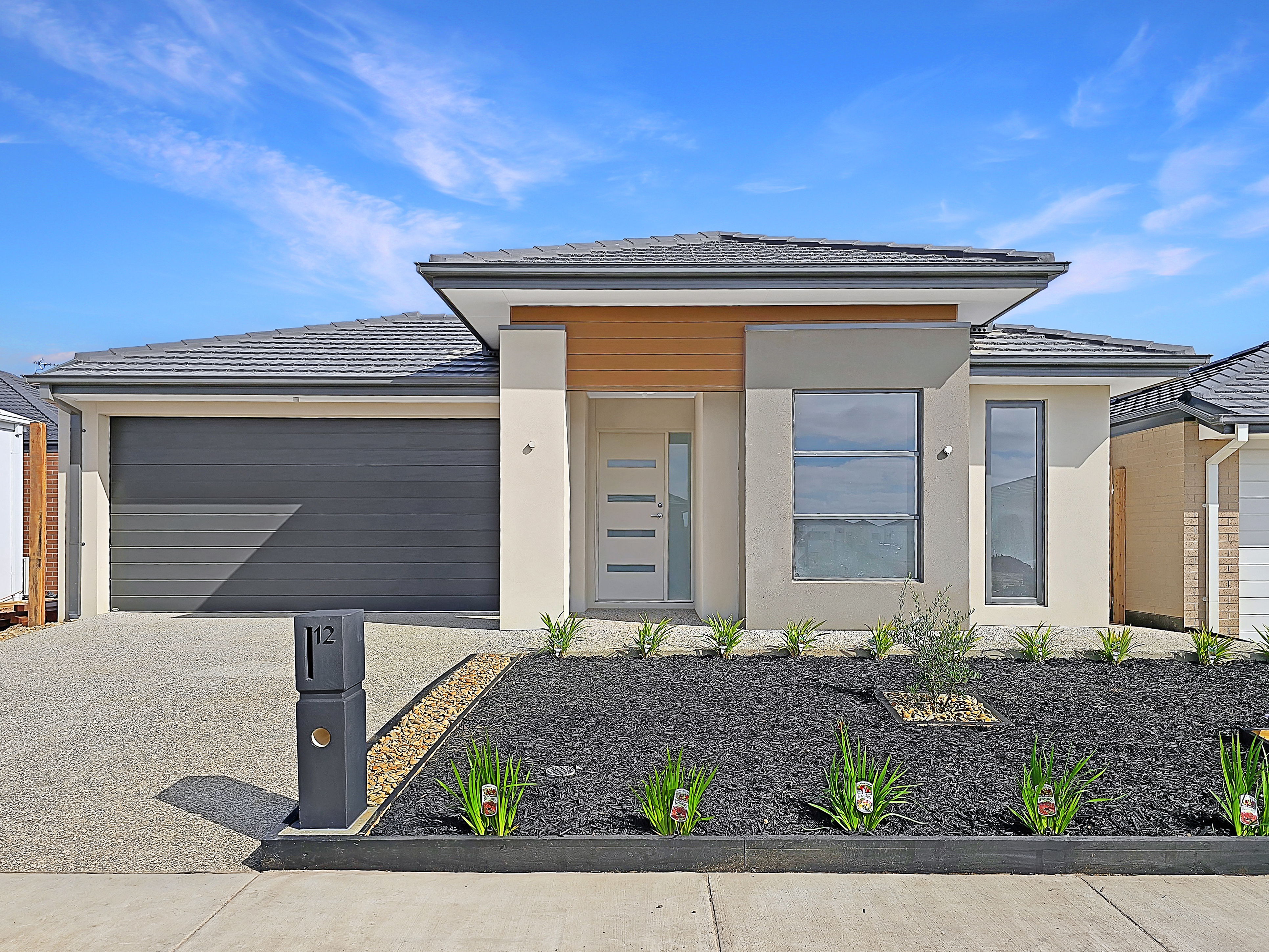 12 Singleton Circuit