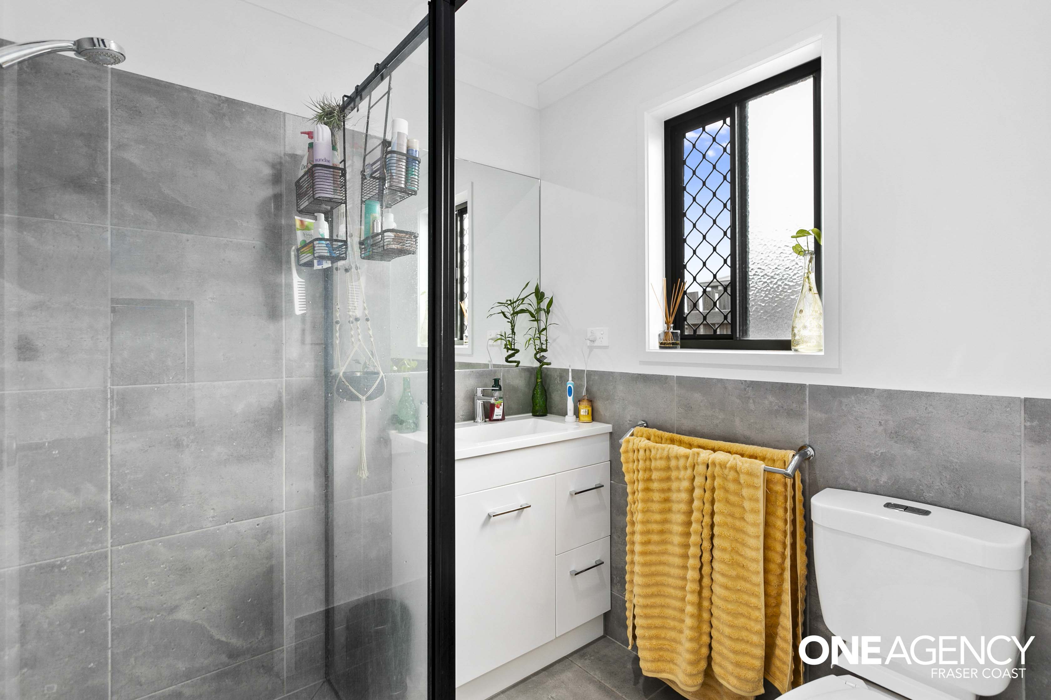 32 Saltair Drive, Eli Waters