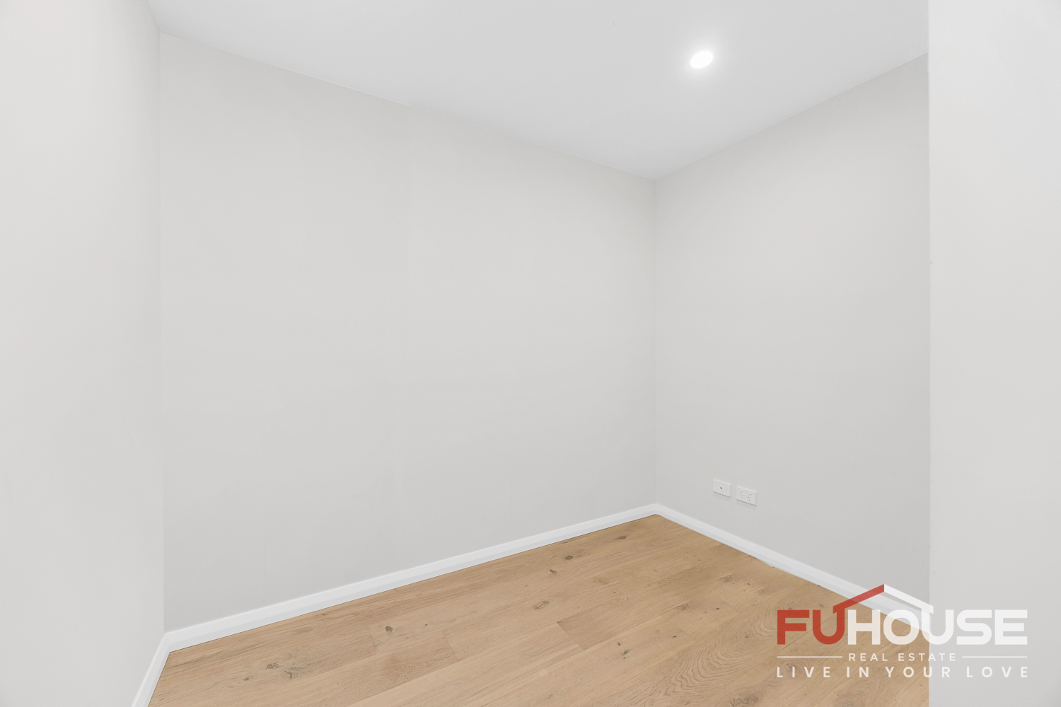 303 / 8 Village Place - Main View 4