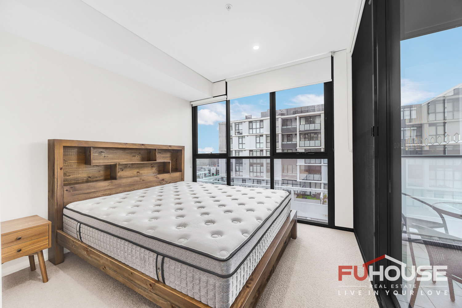 303 / 8 Village Place - Main View 3