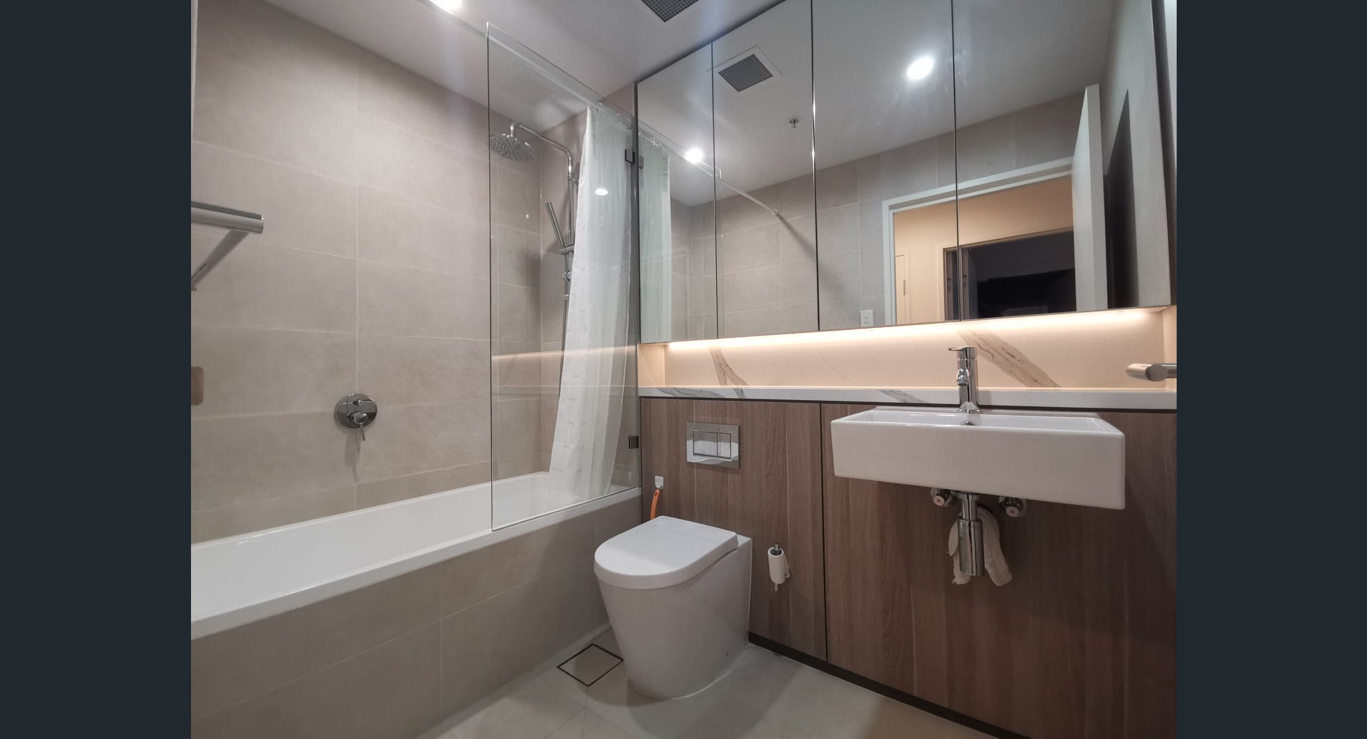 308 / 35 Flora Street - Main View 9