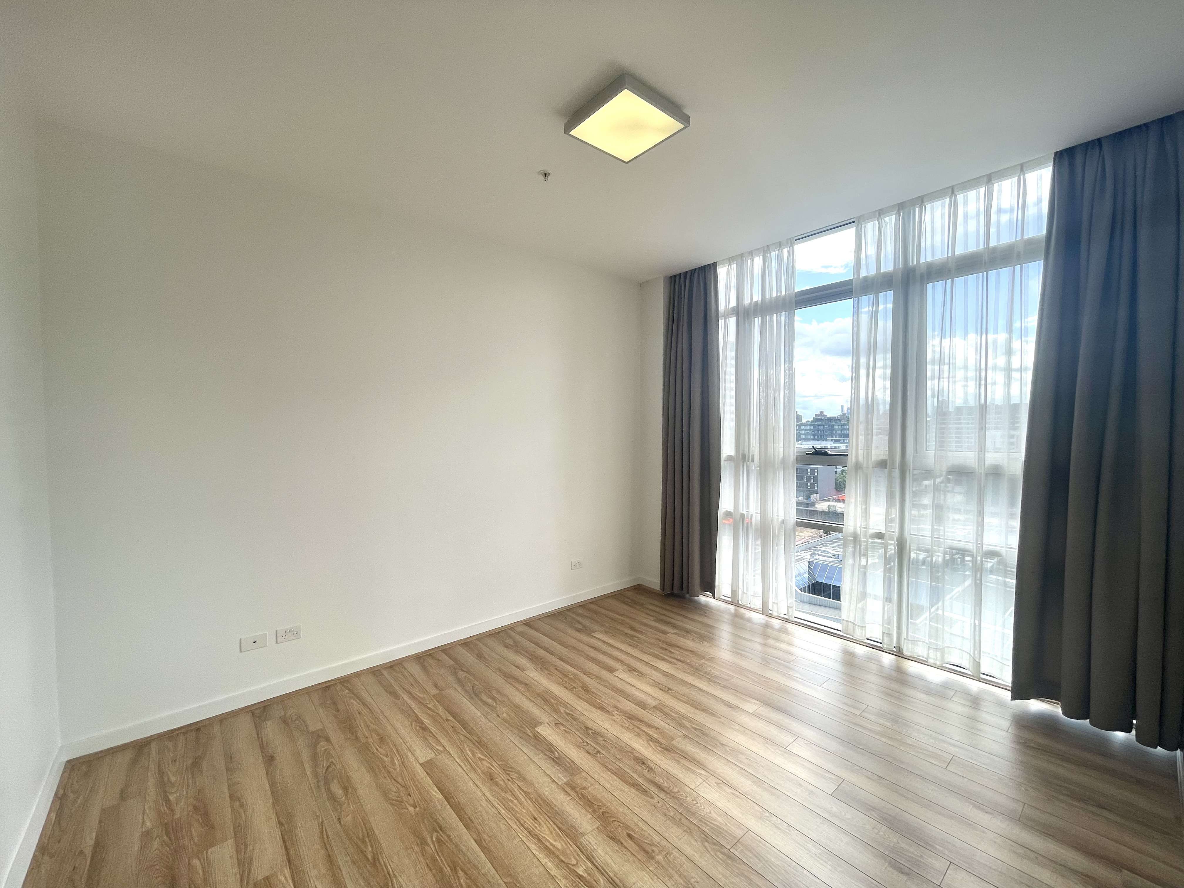 1008 / 15 Gadigal Avenue - Lightbox View 6