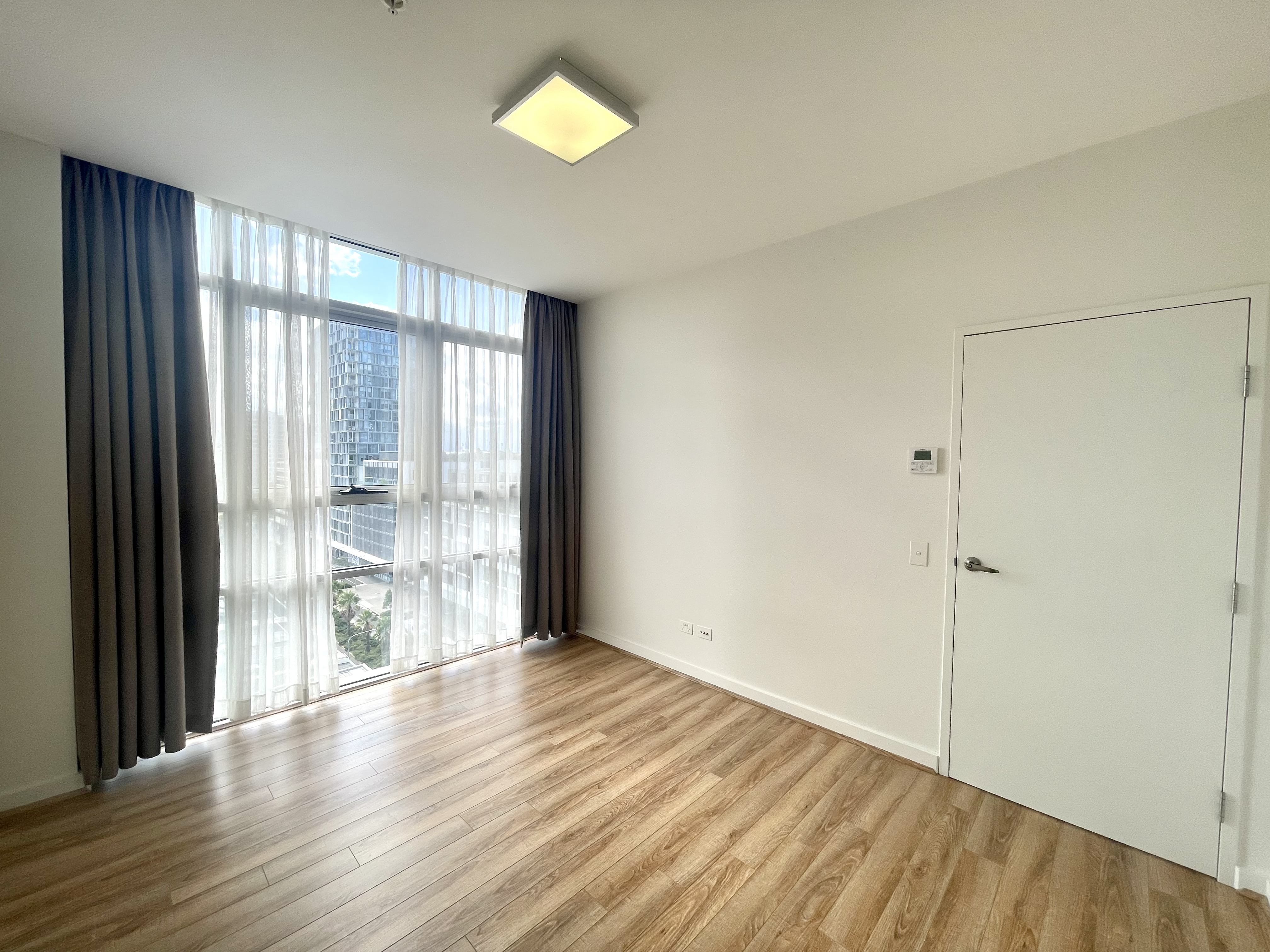 1008 / 15 Gadigal Avenue - Lightbox View 8