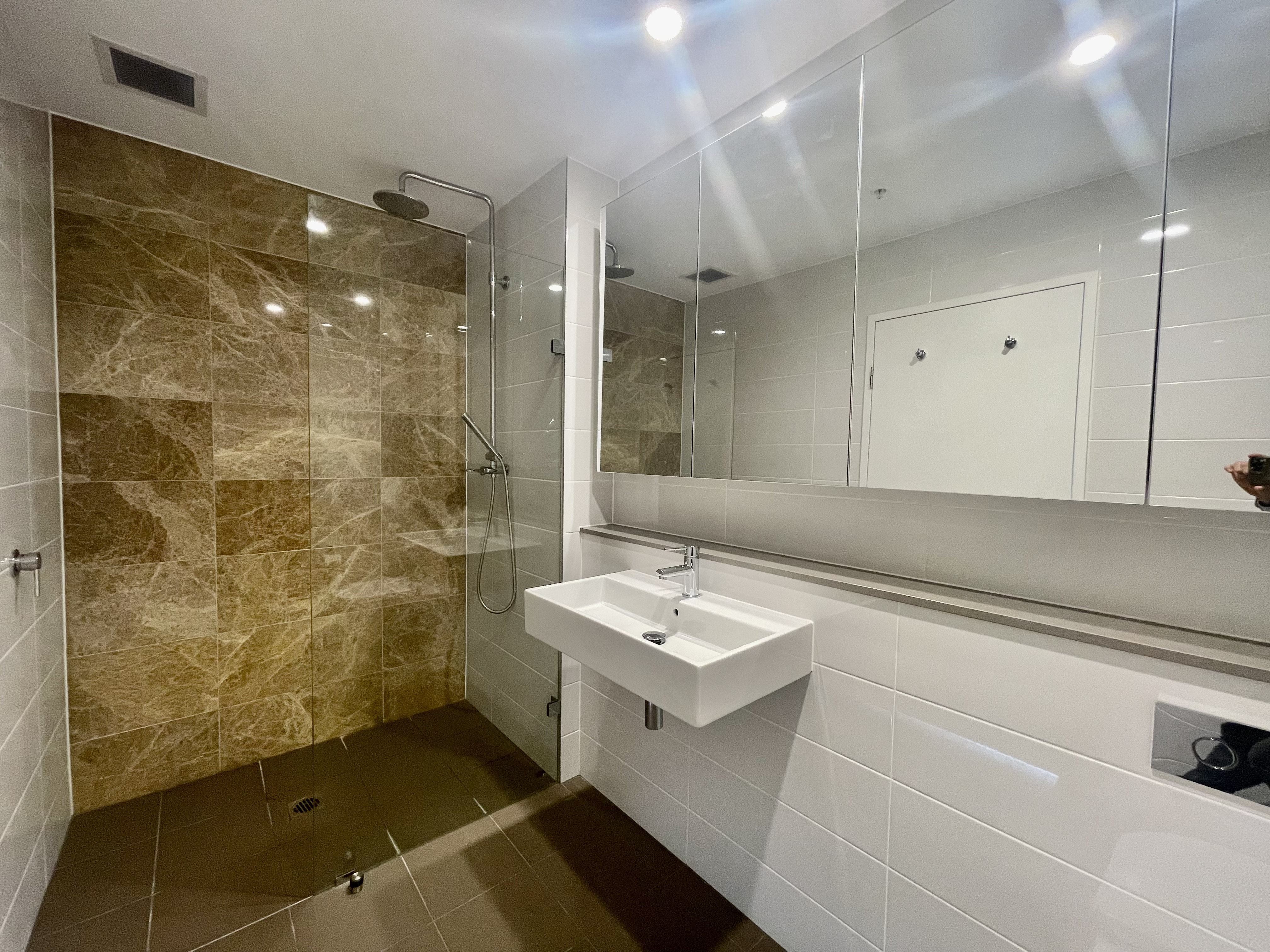 1008 / 15 Gadigal Avenue - Lightbox View 15