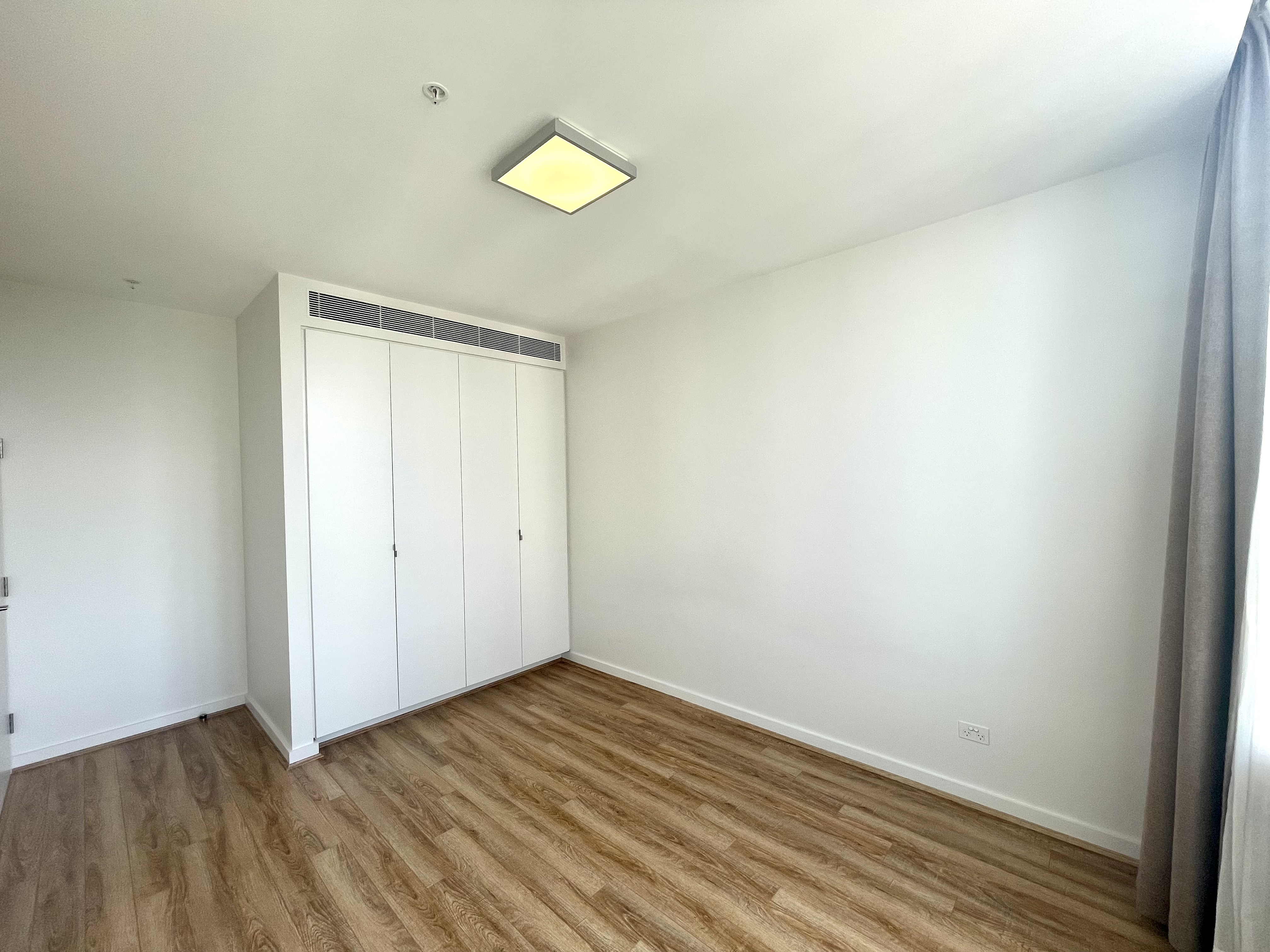1008 / 15 Gadigal Avenue - Lightbox View 11