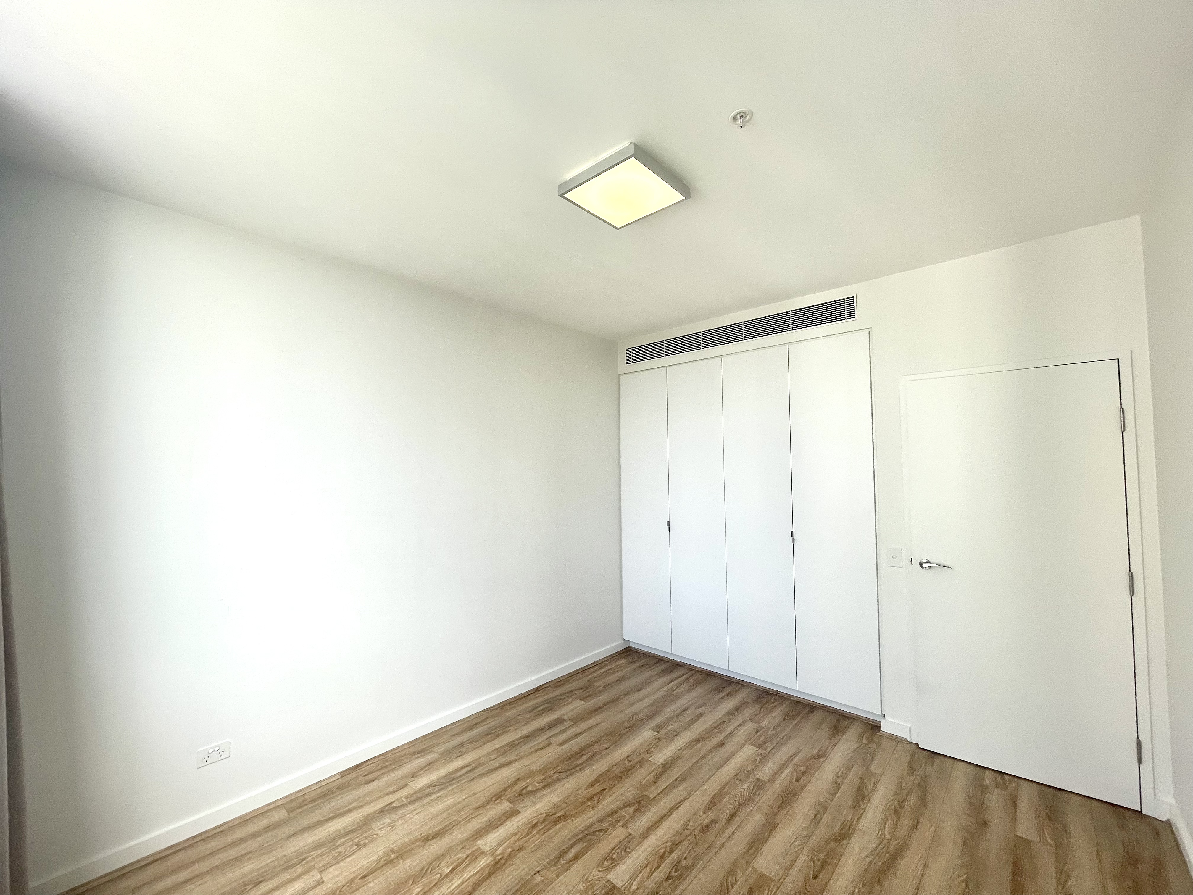 1008 / 15 Gadigal Avenue - Lightbox View 7
