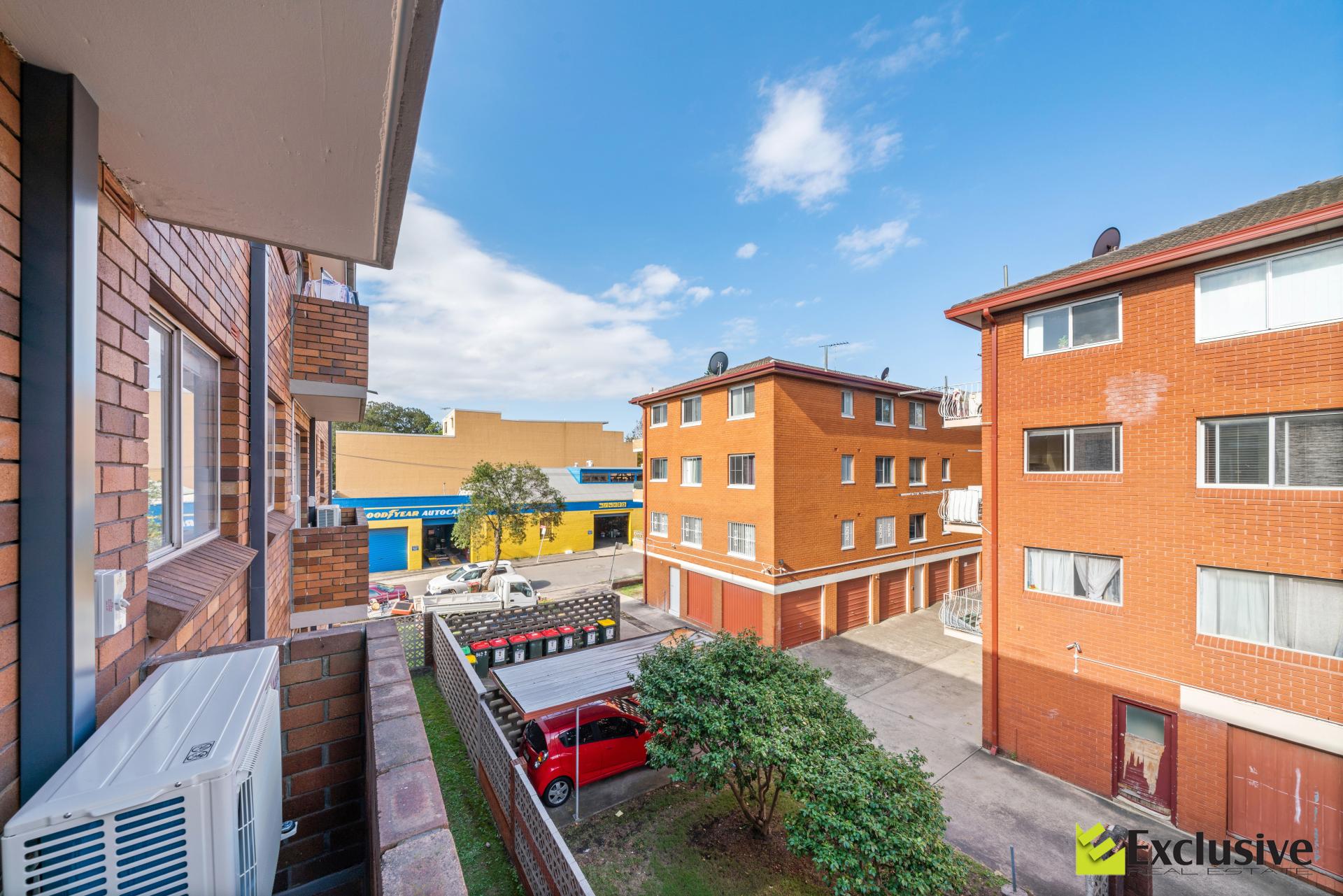 7 / 2 MacIntosh Street, Mascot