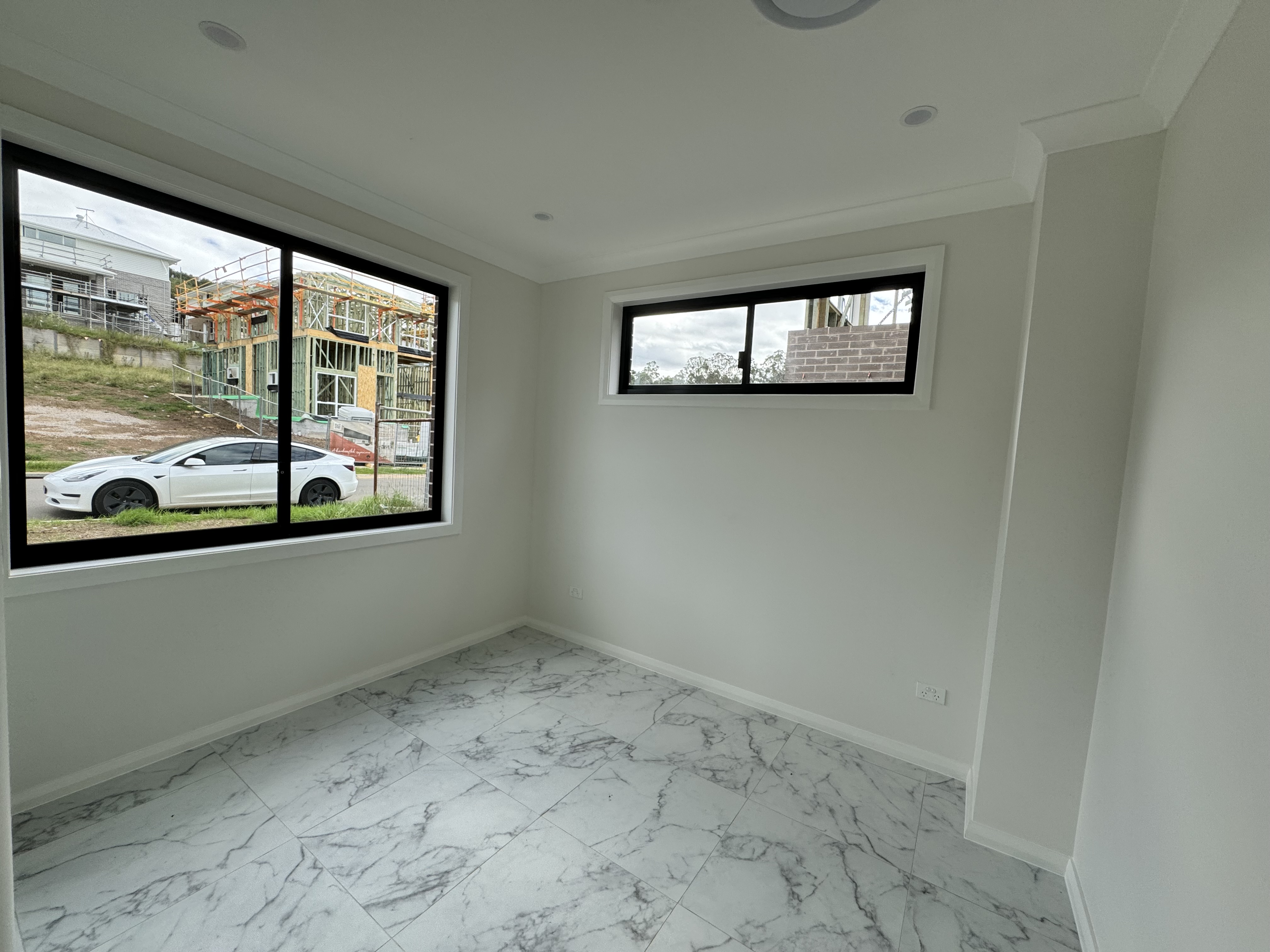 22 Starling Street - Main View 12